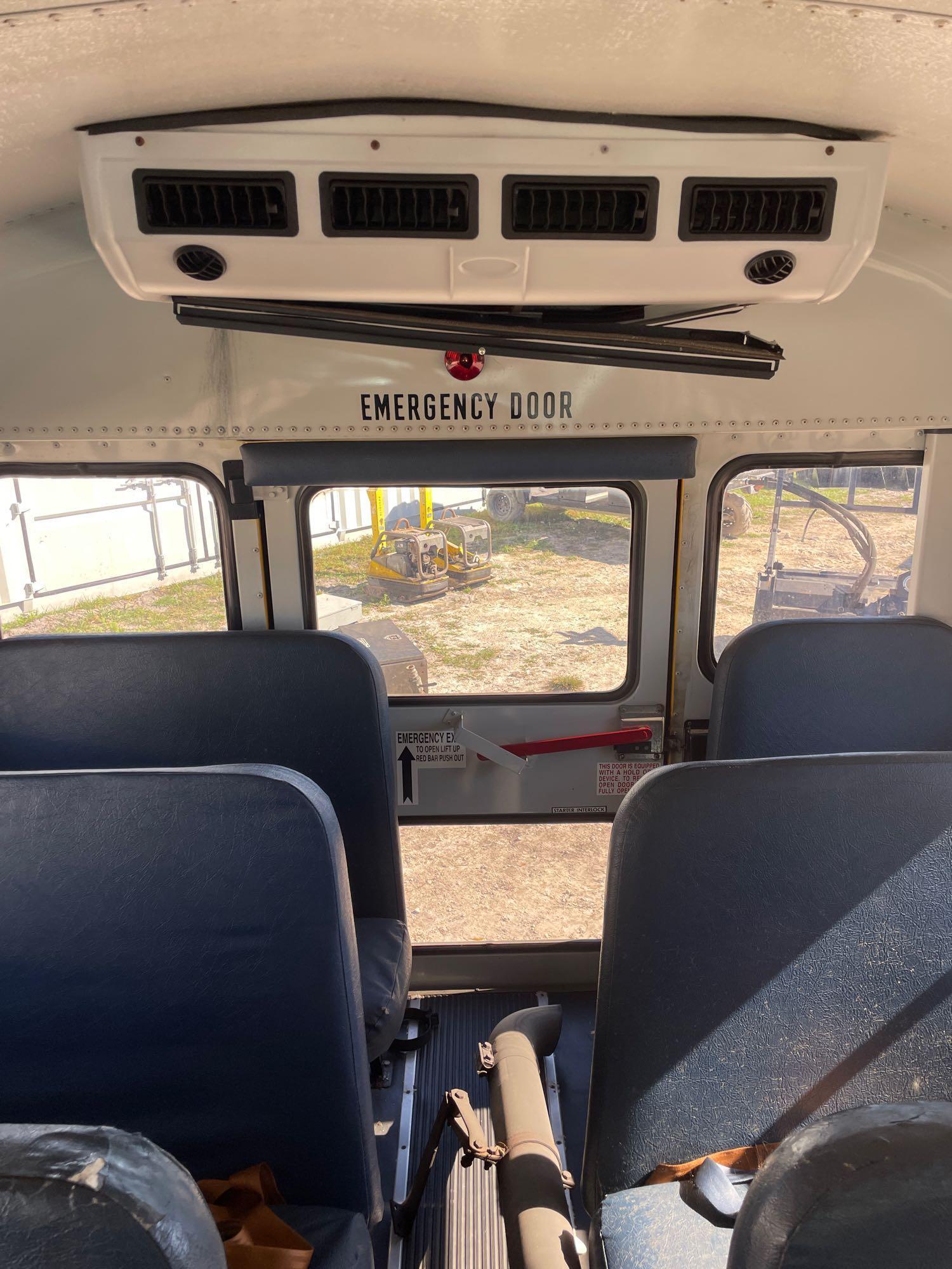 2003 IC Corporation 3000IC 71 Passenger Bus
