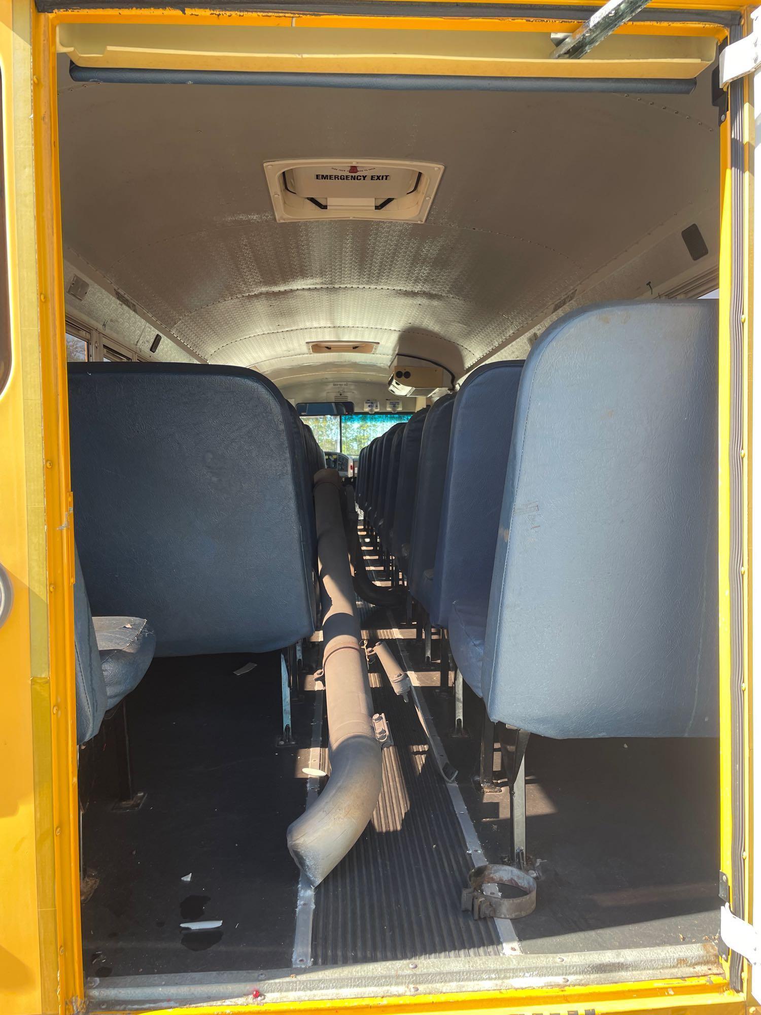 2003 IC Corporation 3000IC 71 Passenger Bus