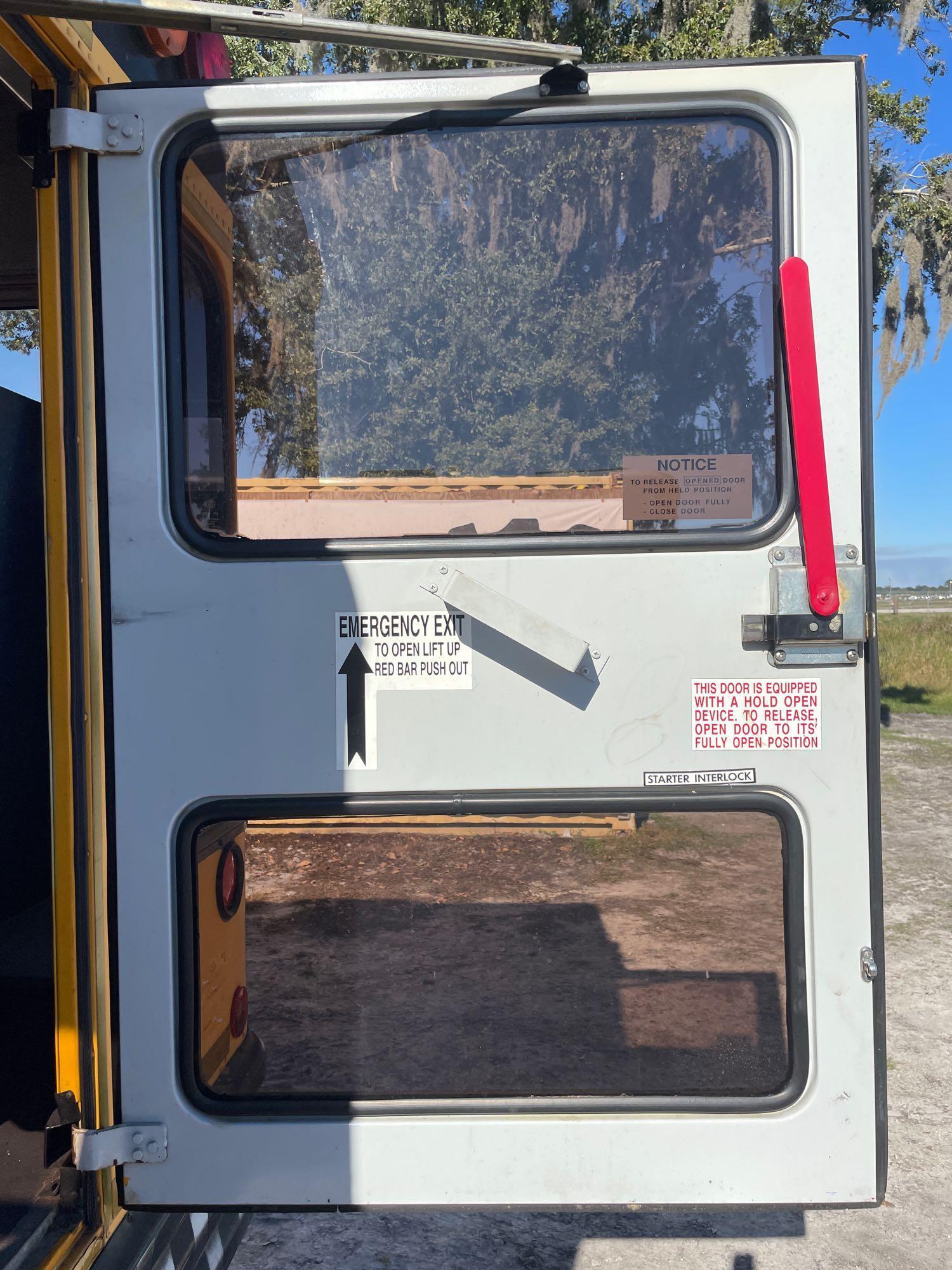 2003 IC Corporation 3000IC 72 Passenger Bus