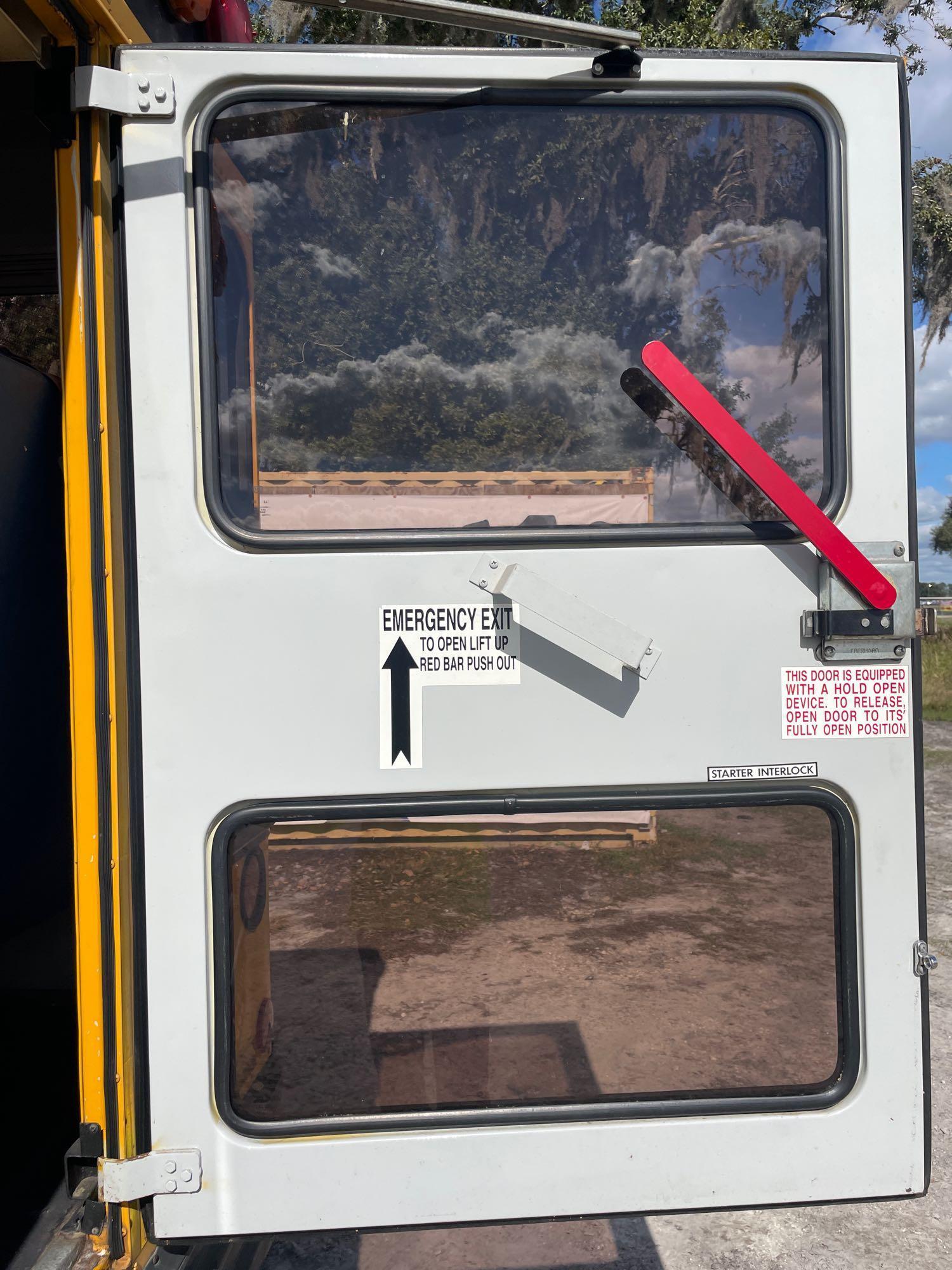 2003 IC Corporation 3000IC 71 Passenger Bus