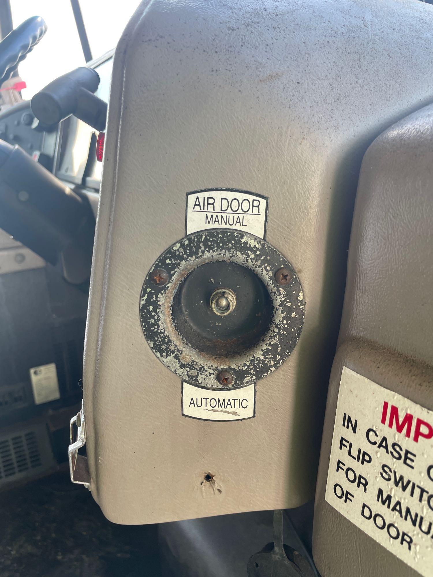 2003 IC Corporation 3000IC 71 Passenger Bus