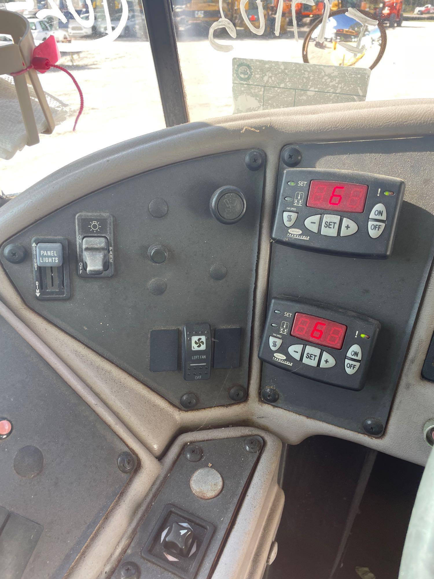 2003 IC Corporation 3000IC 71 Passenger Bus