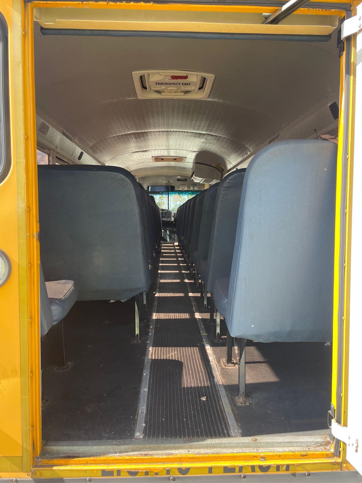 2003 IC Corporation 3000IC 71 Passenger Bus