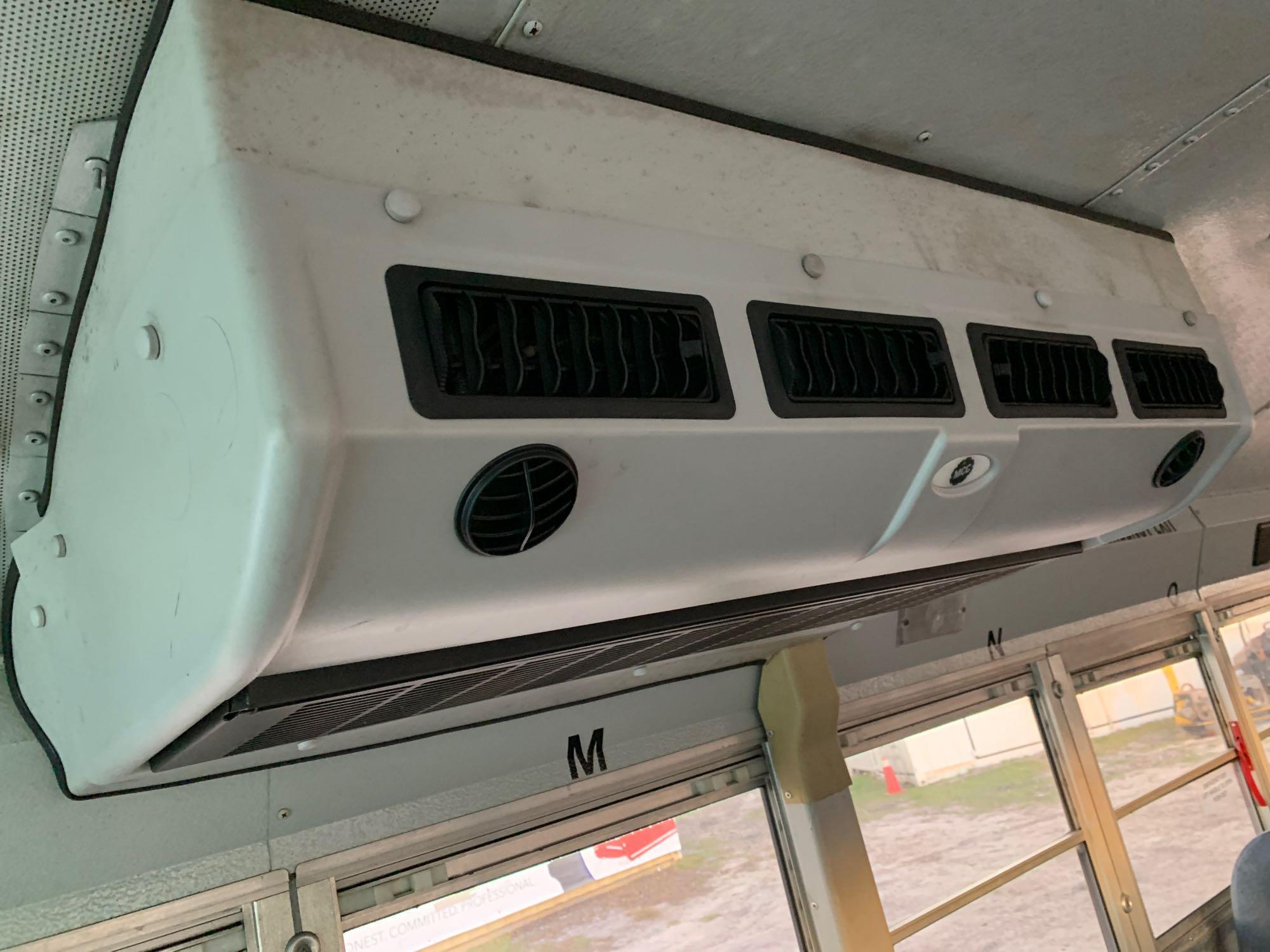 2003 IC Corporation 3000IC Passenger Bus