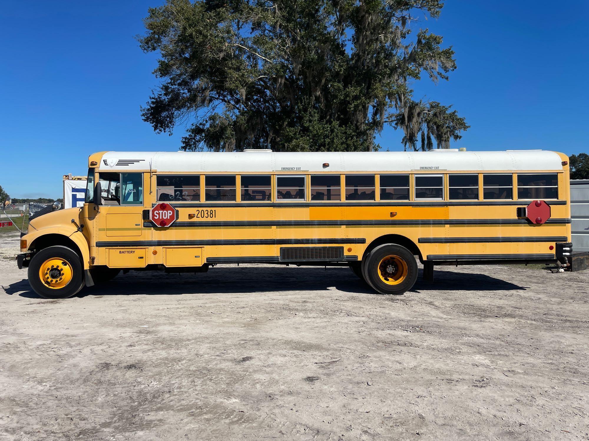 2003 IC Corporation 3000IC 71 Passenger Bus