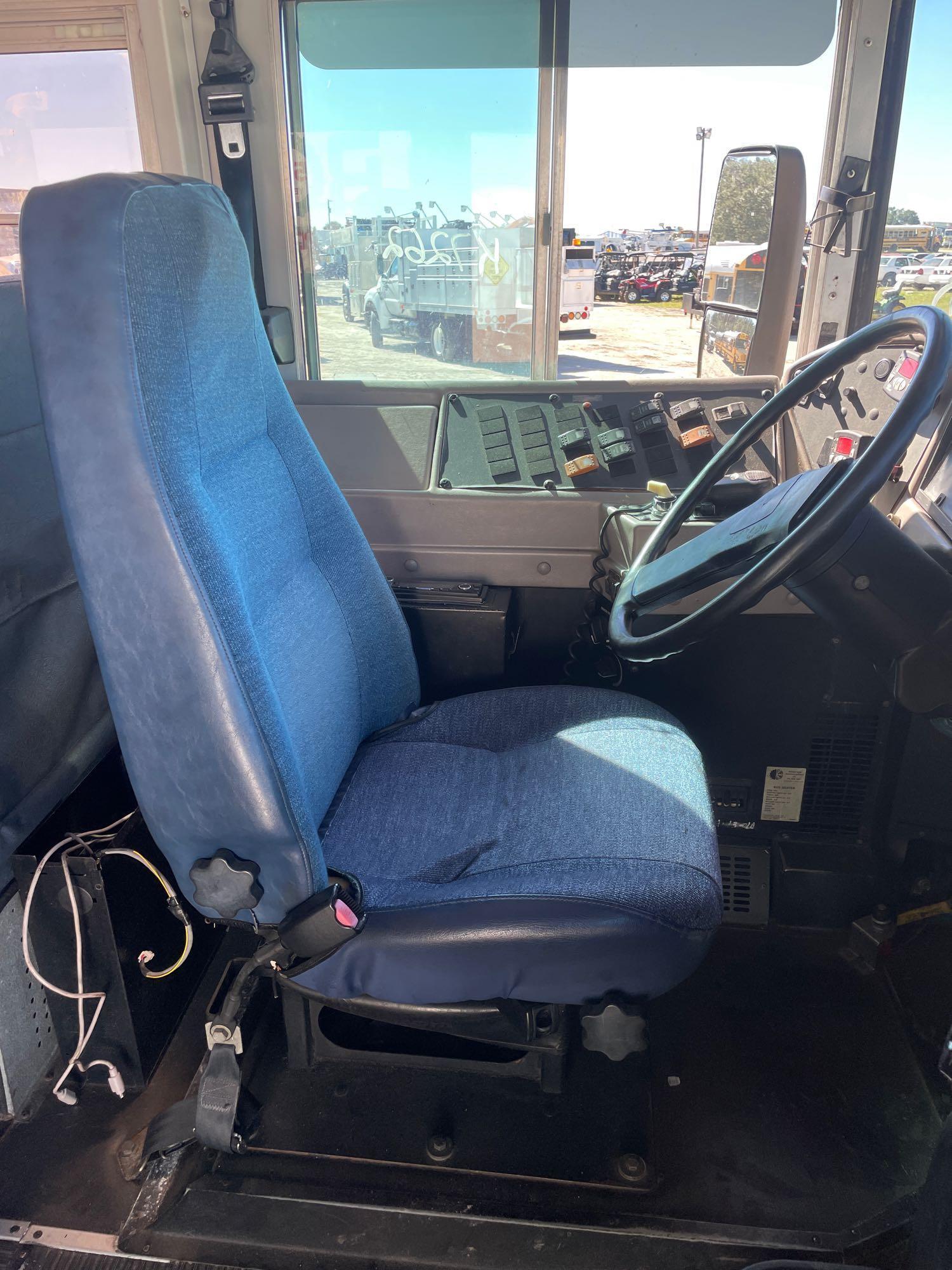 2003 IC Corporation 3000IC 71 Passenger Bus