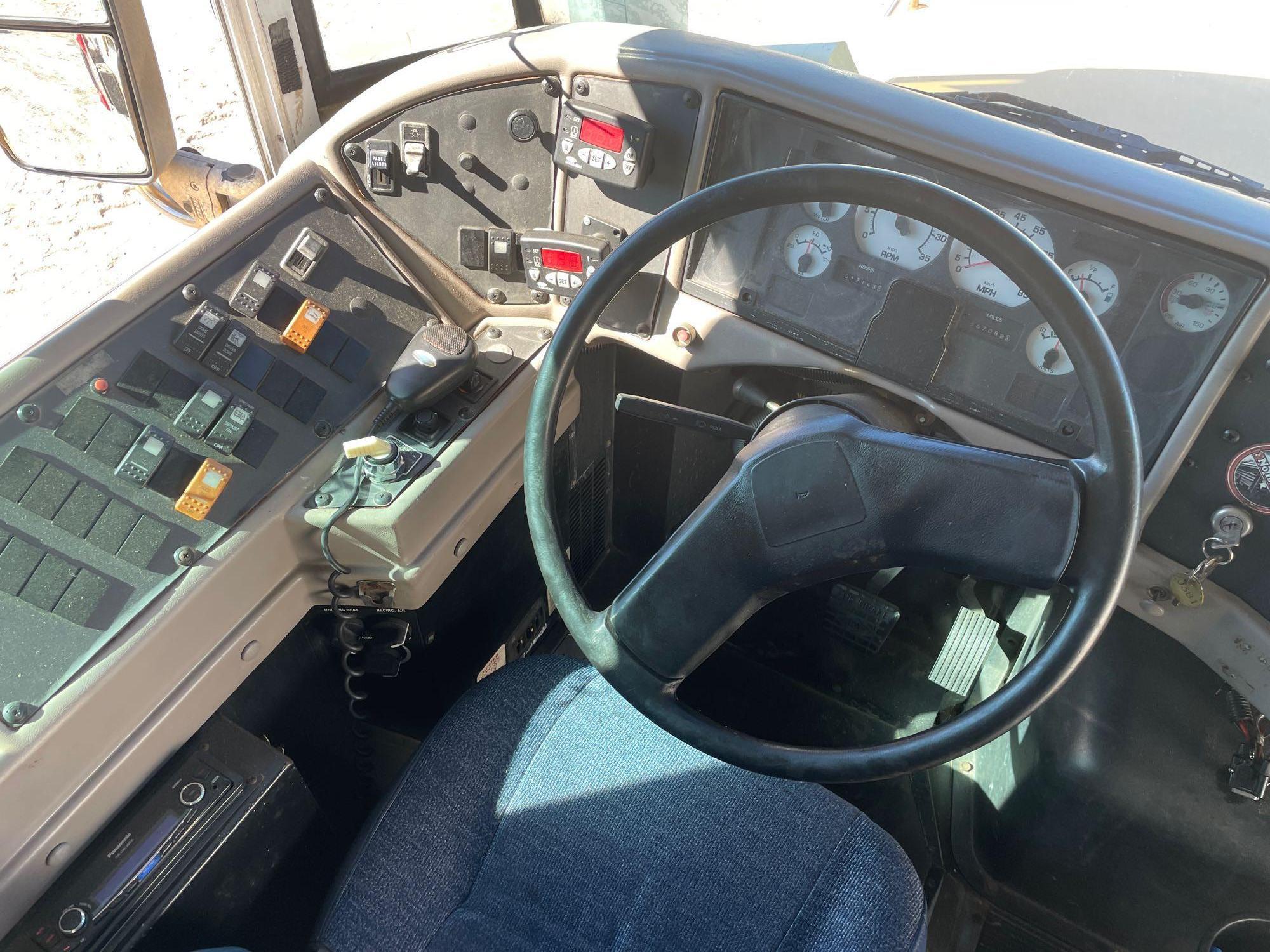 2003 IC Corporation 3000IC 71 Passenger Bus