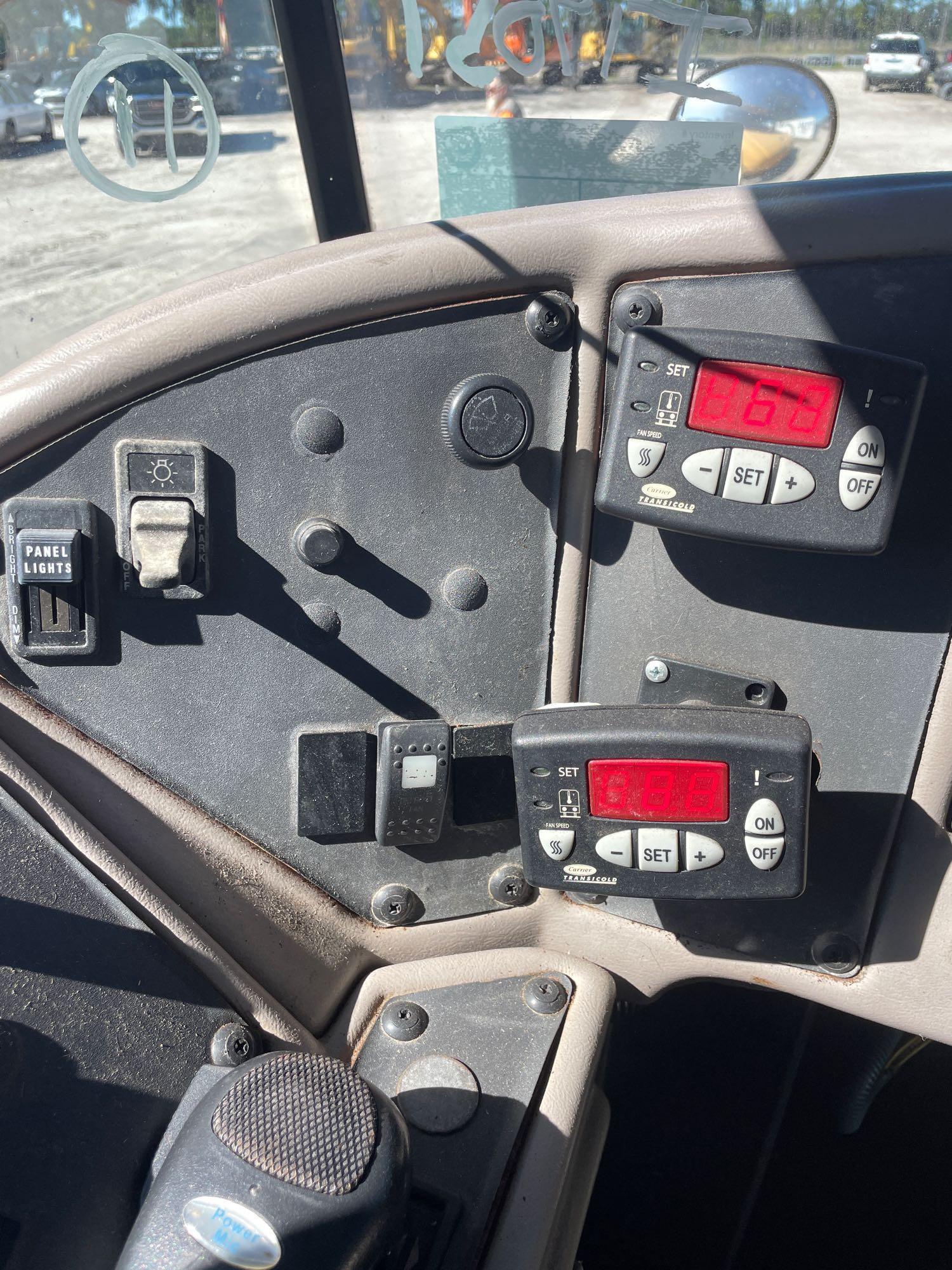 2003 IC Corporation 3000IC 71 Passenger Bus