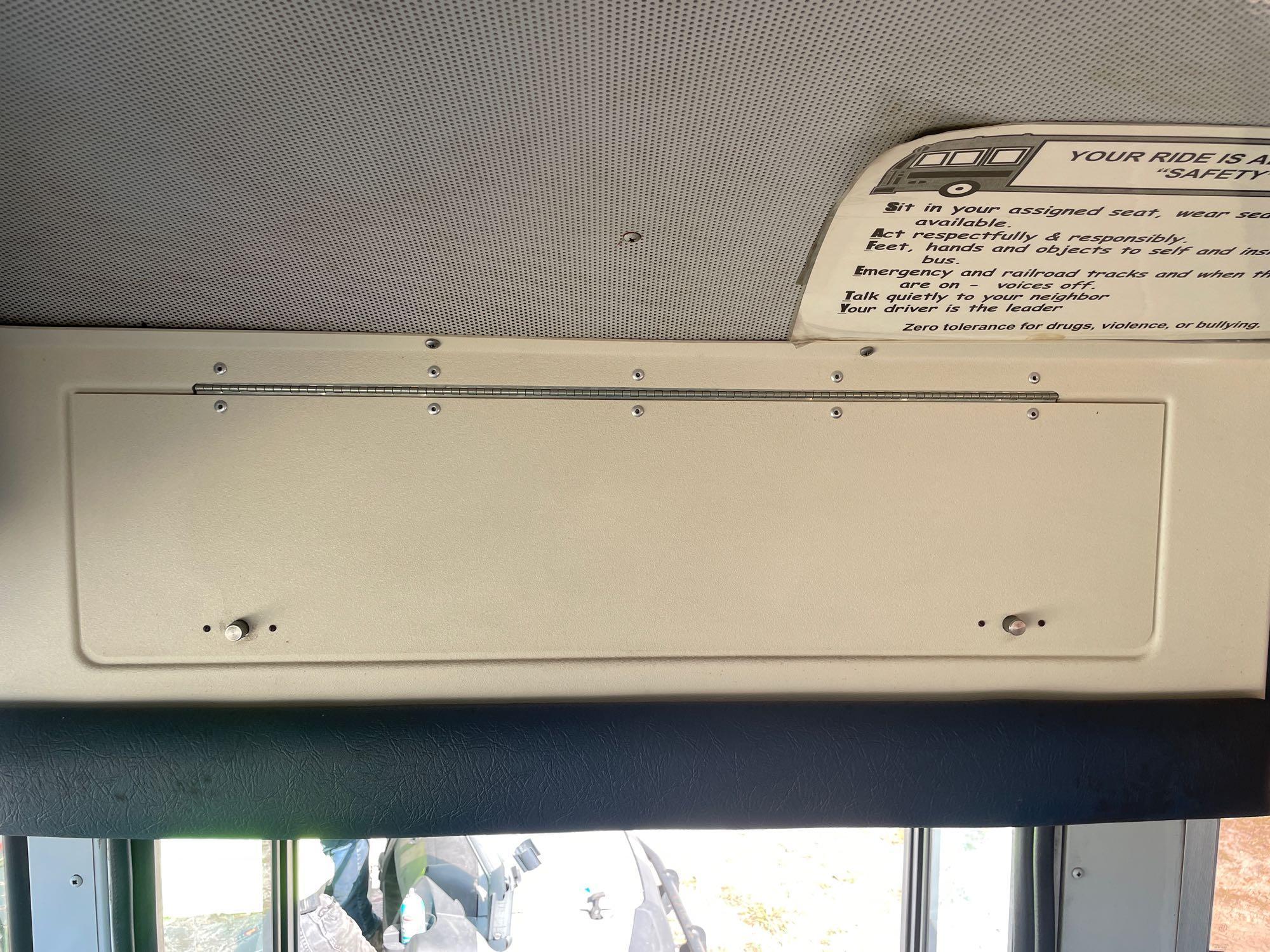 2003 IC Corporation 3000IC 71 Passenger Bus