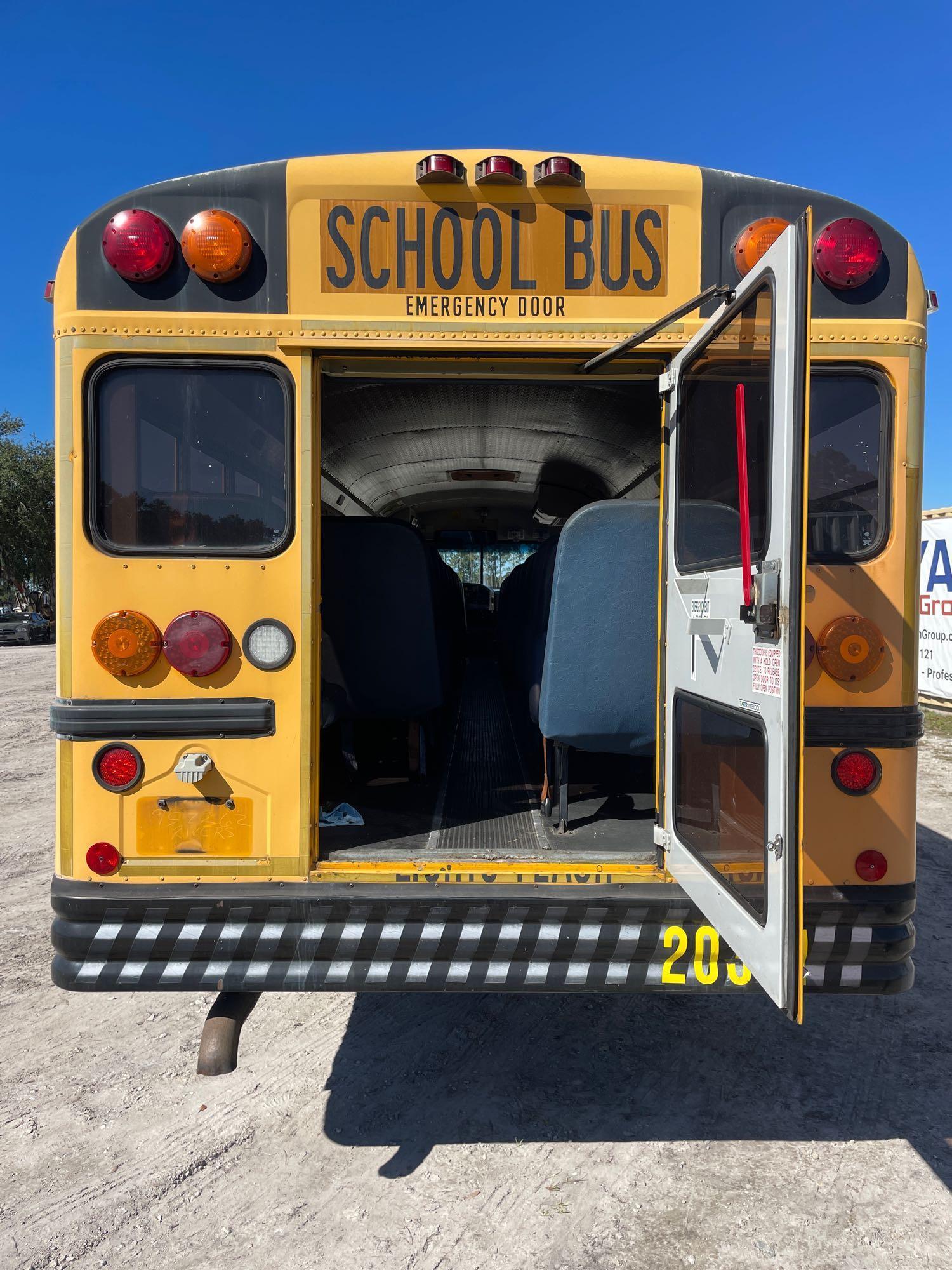 2003 IC Corporation 3000IC 71 Passenger Bus