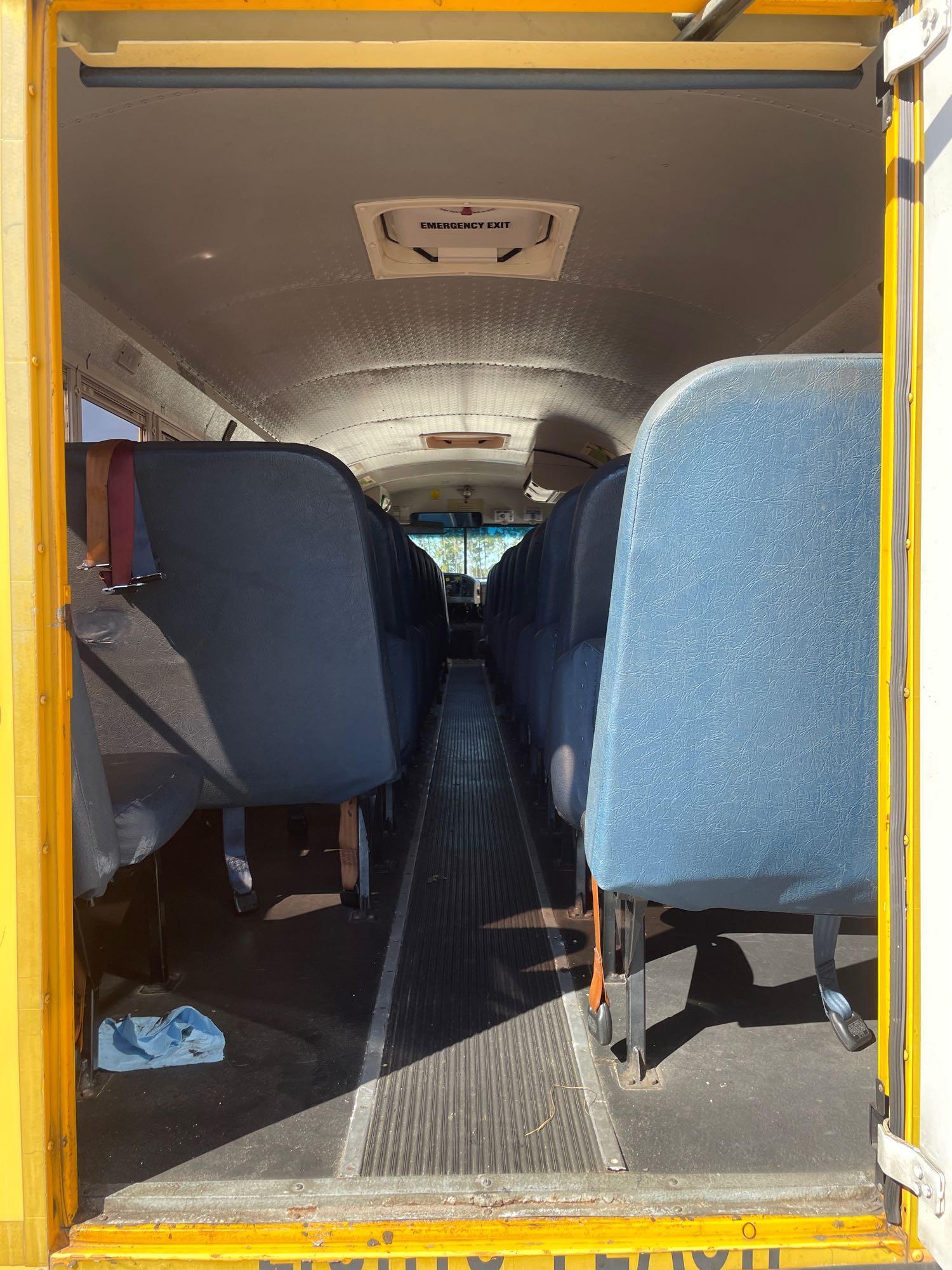 2003 IC Corporation 3000IC 71 Passenger Bus