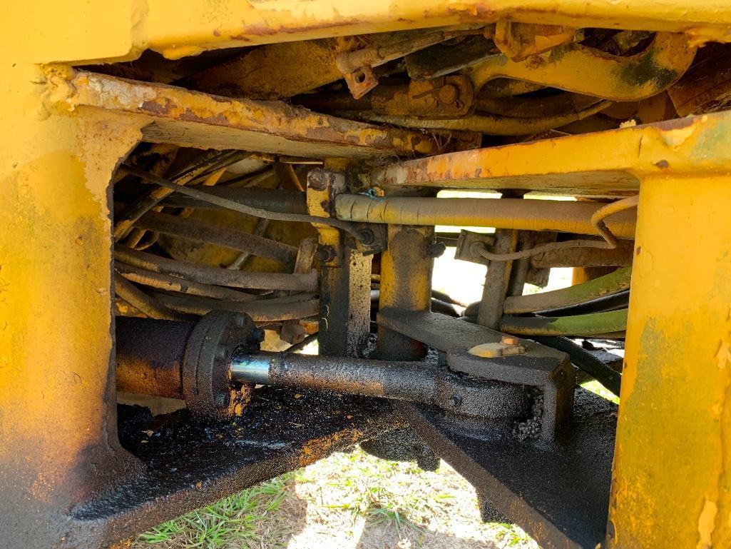 Hyster RT 820 A Rough-Terrain Forklift
