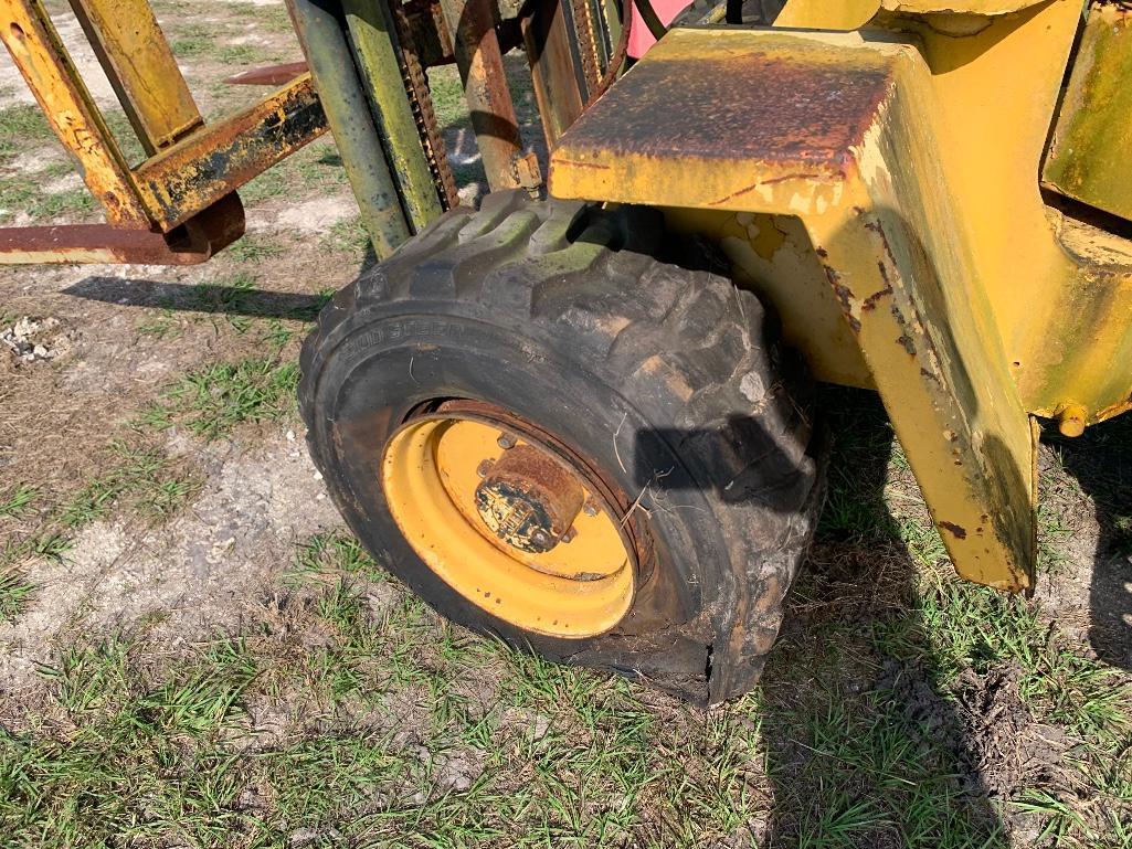 Hyster RT 820 A Rough-Terrain Forklift