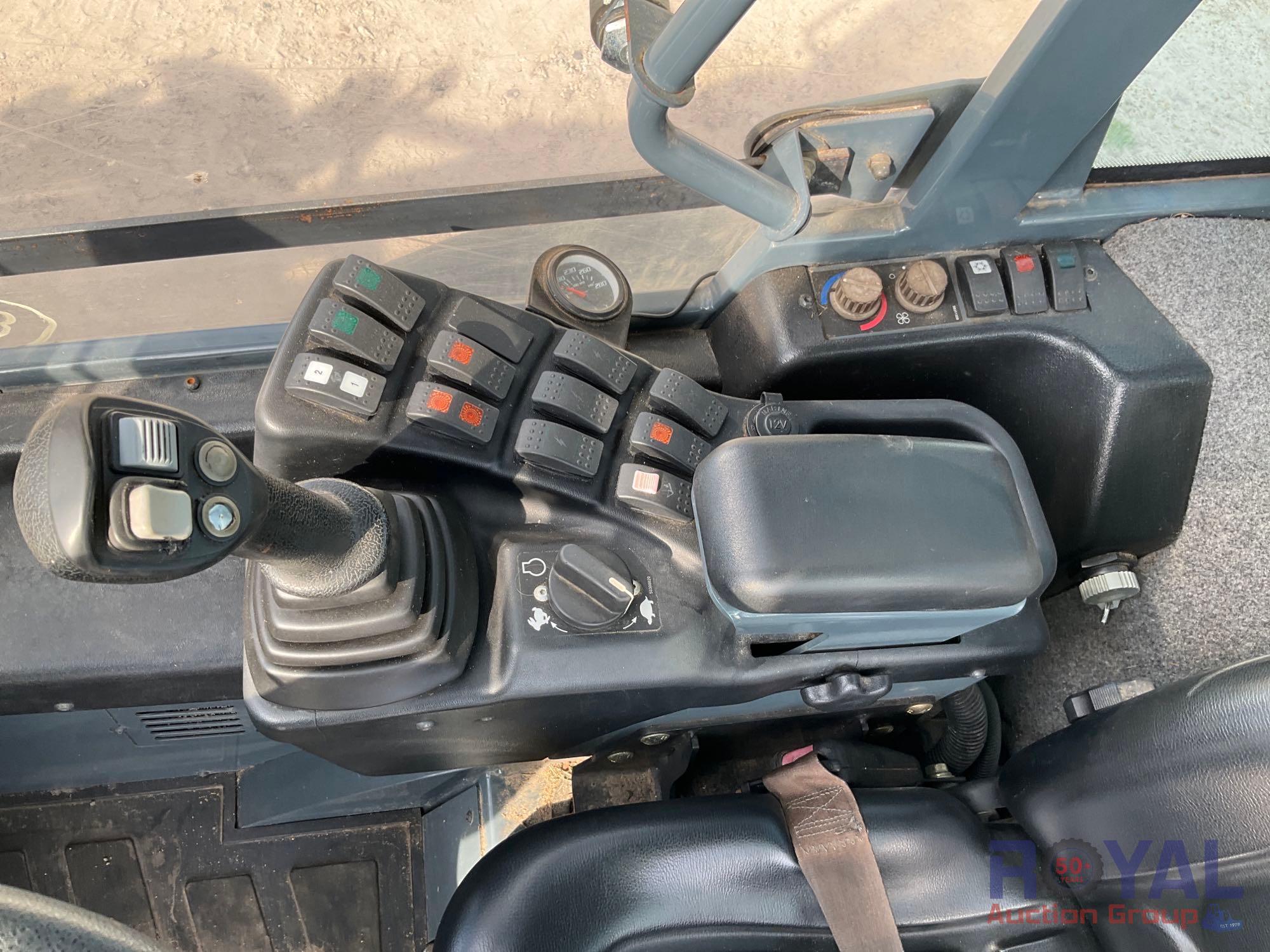 2016 Gehl 750 Mini Articulated Wheel Loader