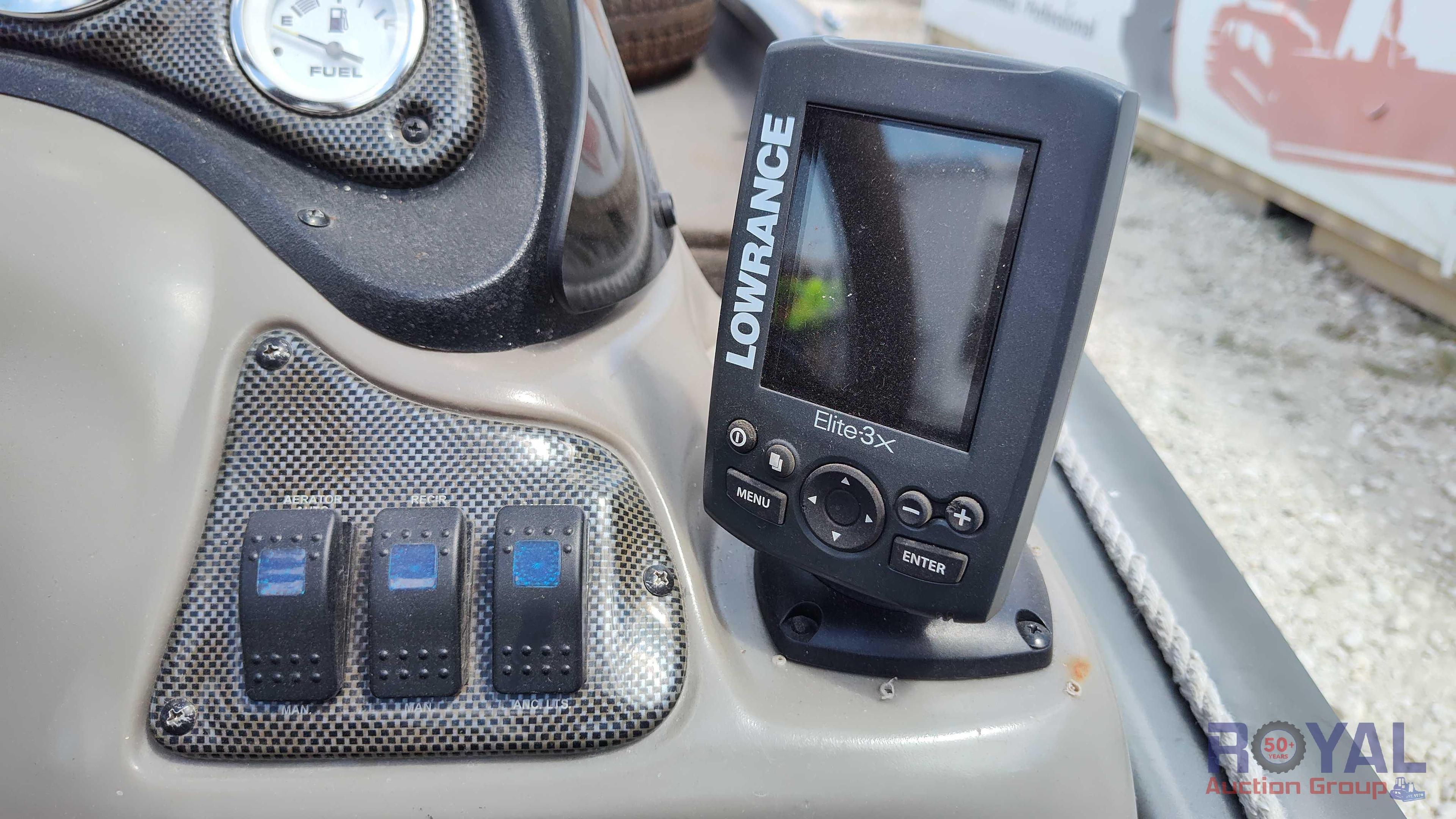 2004 Bass Tracker 18 FT Boat