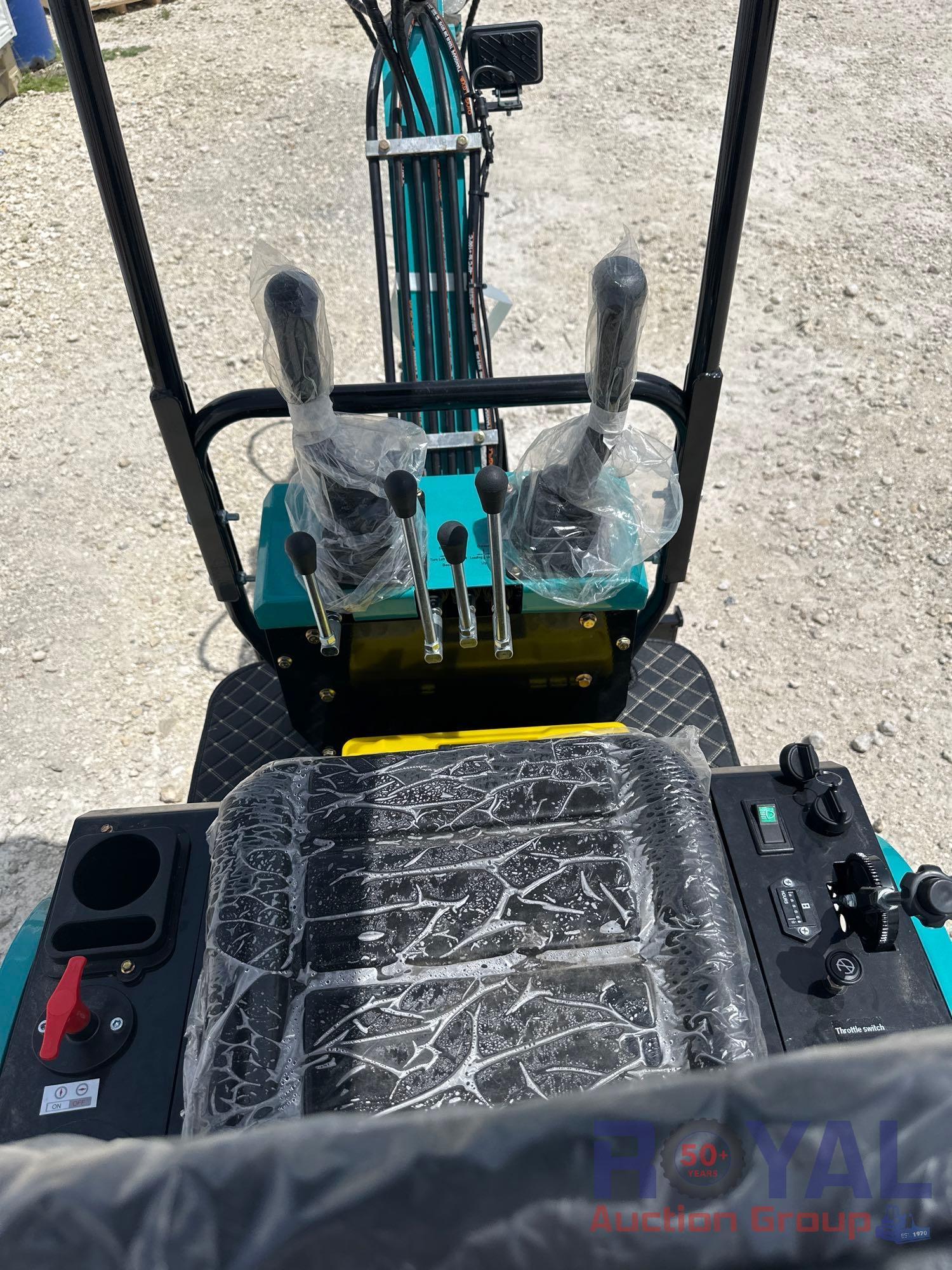2023 AGT QH12 Mini Excavator
