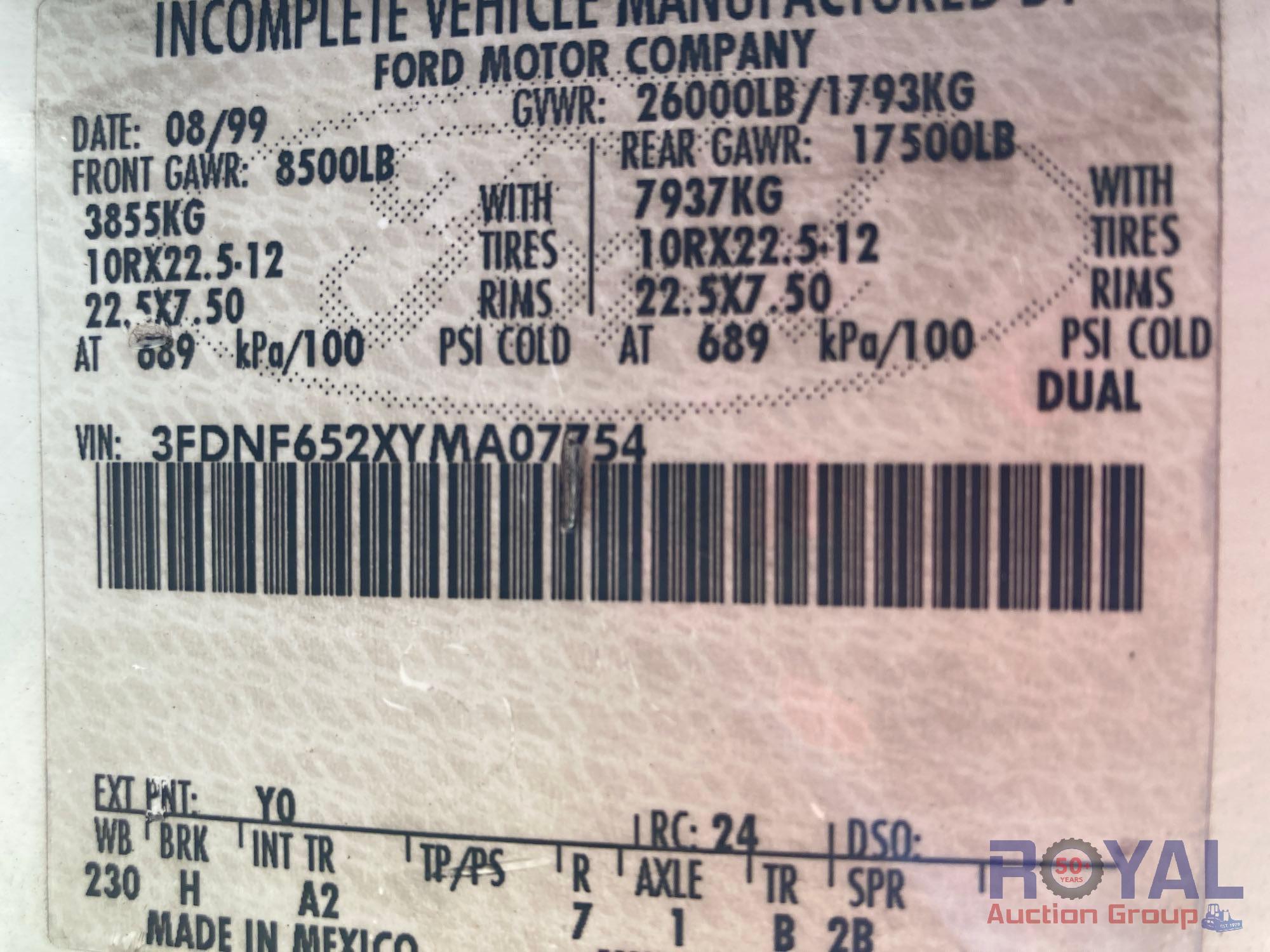 2000 Ford F650 Hook Lift Truck