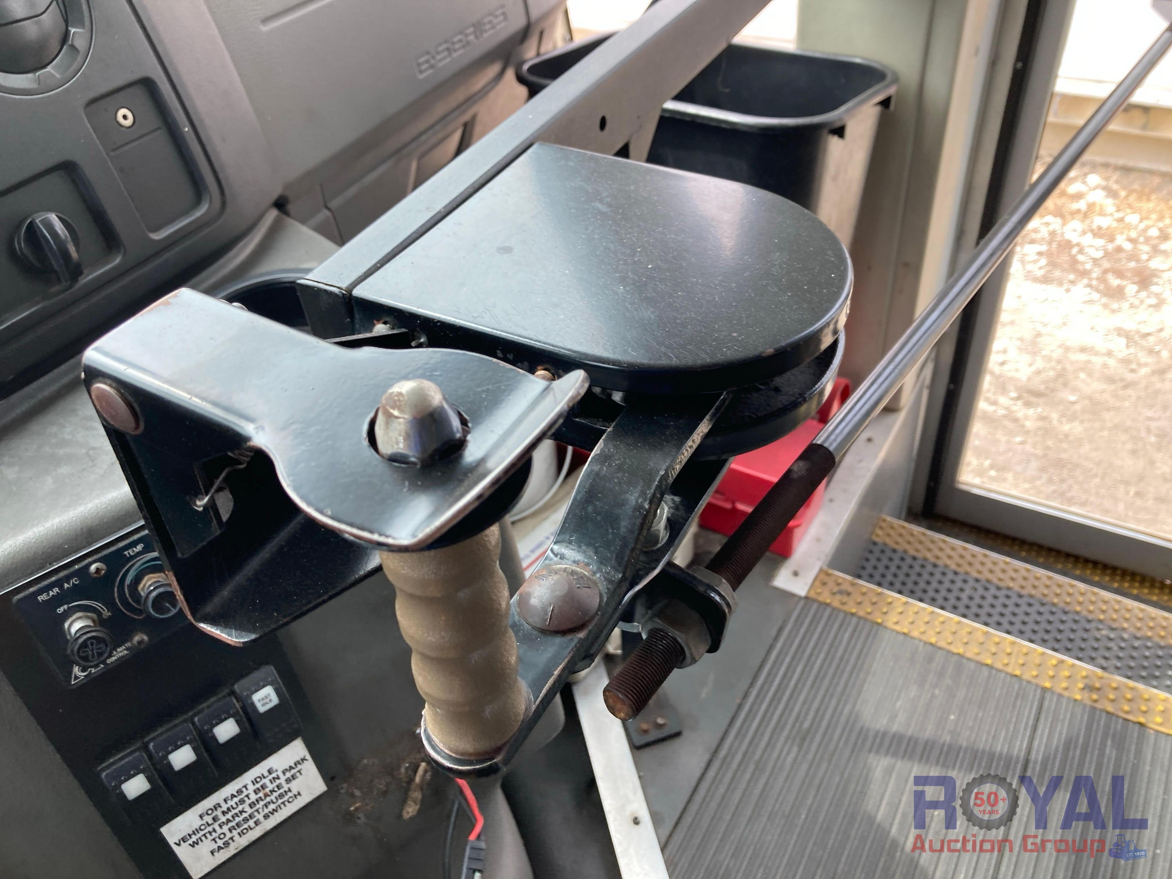 2016 Ford E450 Passenger Shuttle Bus