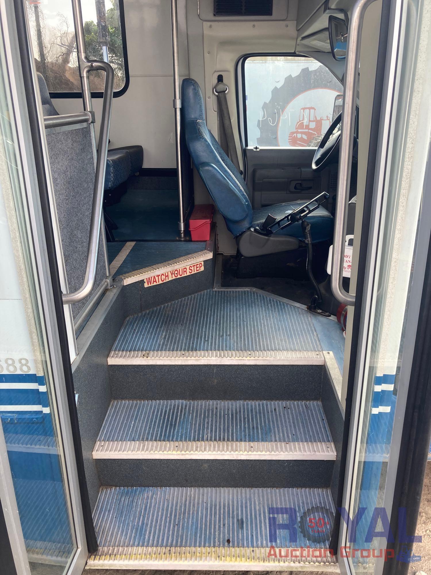 2015 Ford E350 Shuttle Bus