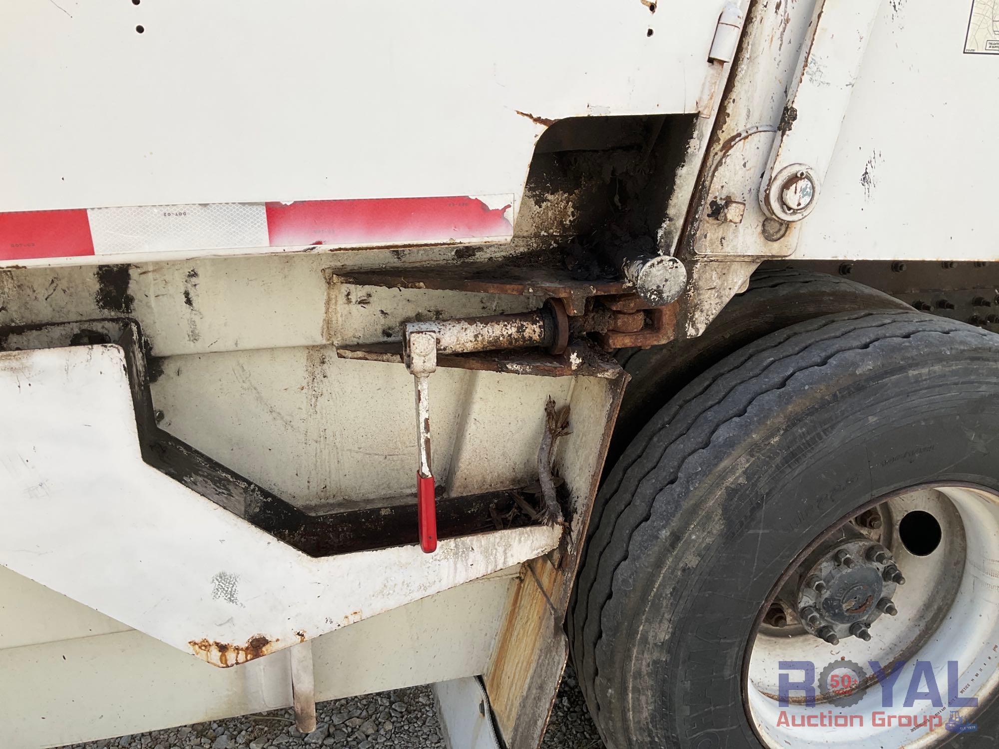 2015 Freightliner 108SD Heil 612-3201 Rear Loader Garbage Truck