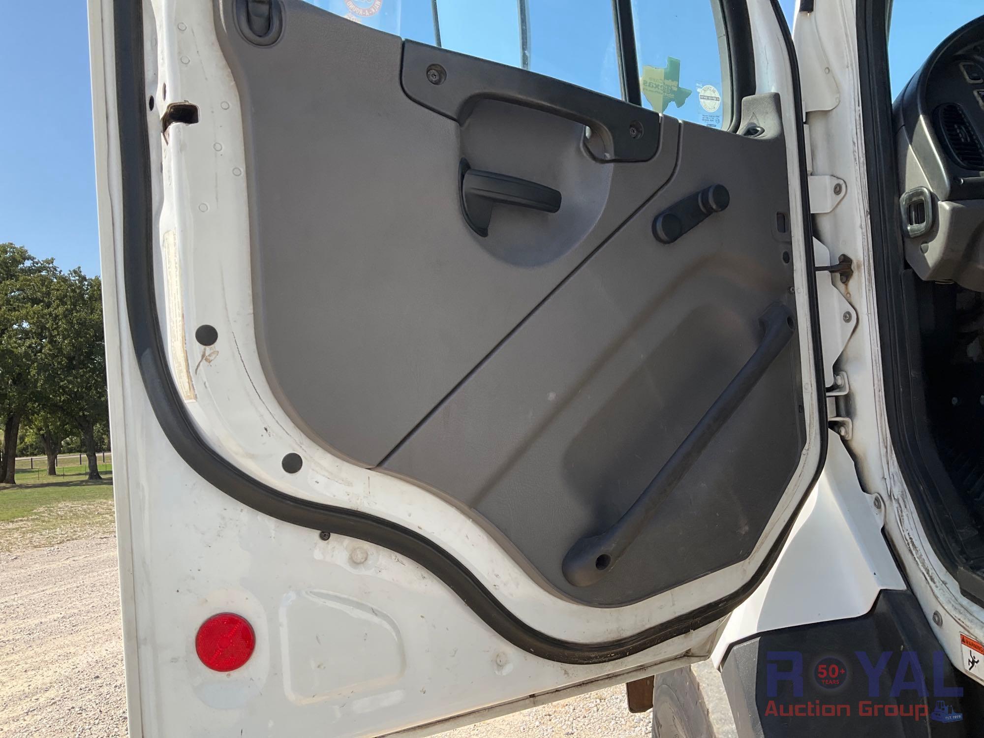 2015 Freightliner 108SD Heil 612-3201 Rear Loader Garbage Truck