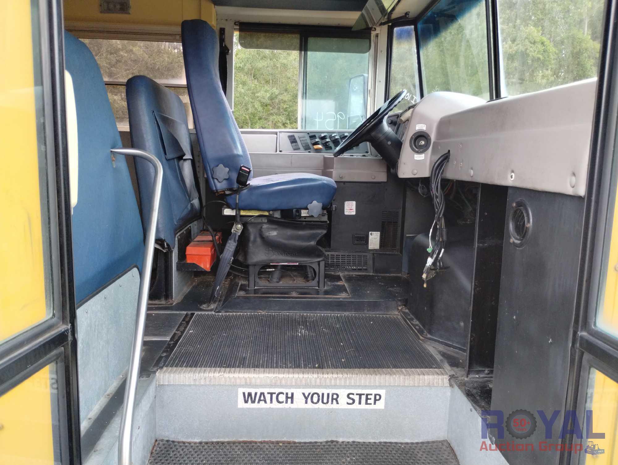2004 IC Corporation 3000IC Bus
