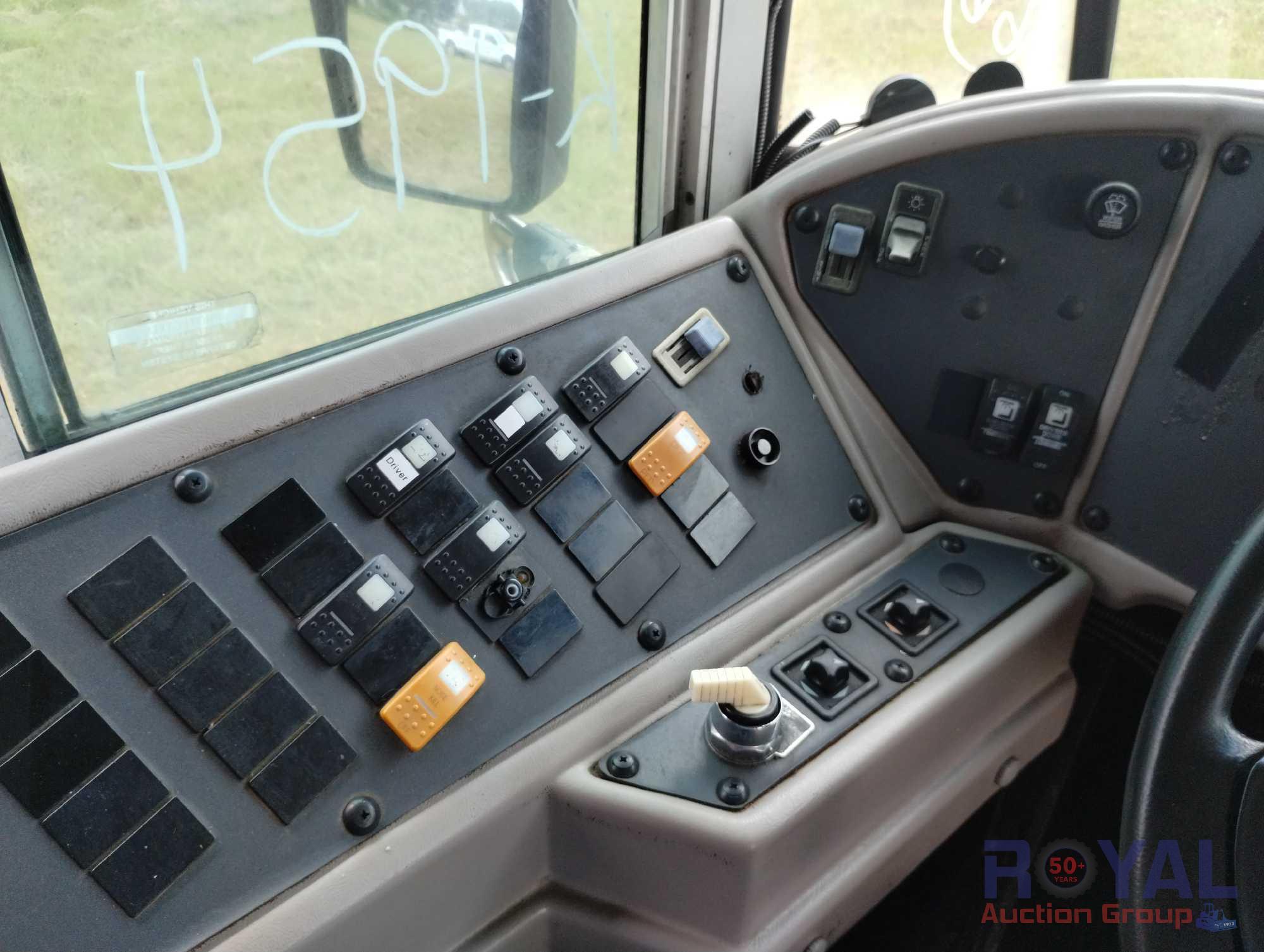 2004 IC Corporation 3000IC Bus