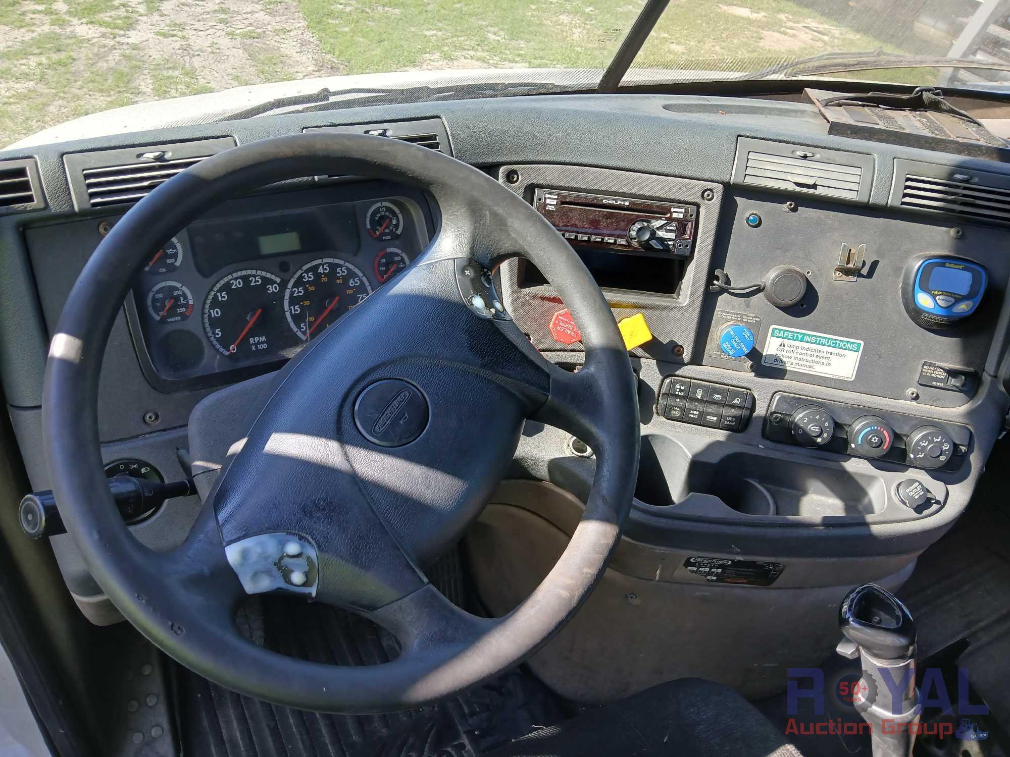2011 Freightliner Cascadia 113 Day Cab Tractor