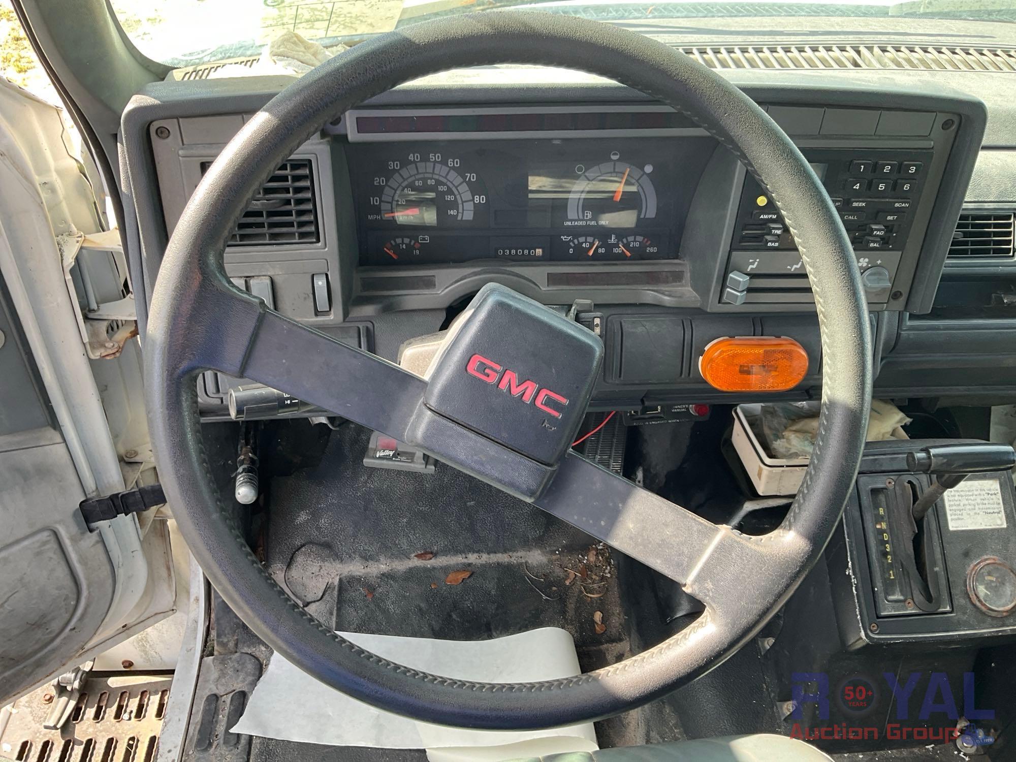 2002 GMC C7500 S/A Dump Truck