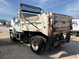 2002 GMC C7500 S/A Dump Truck