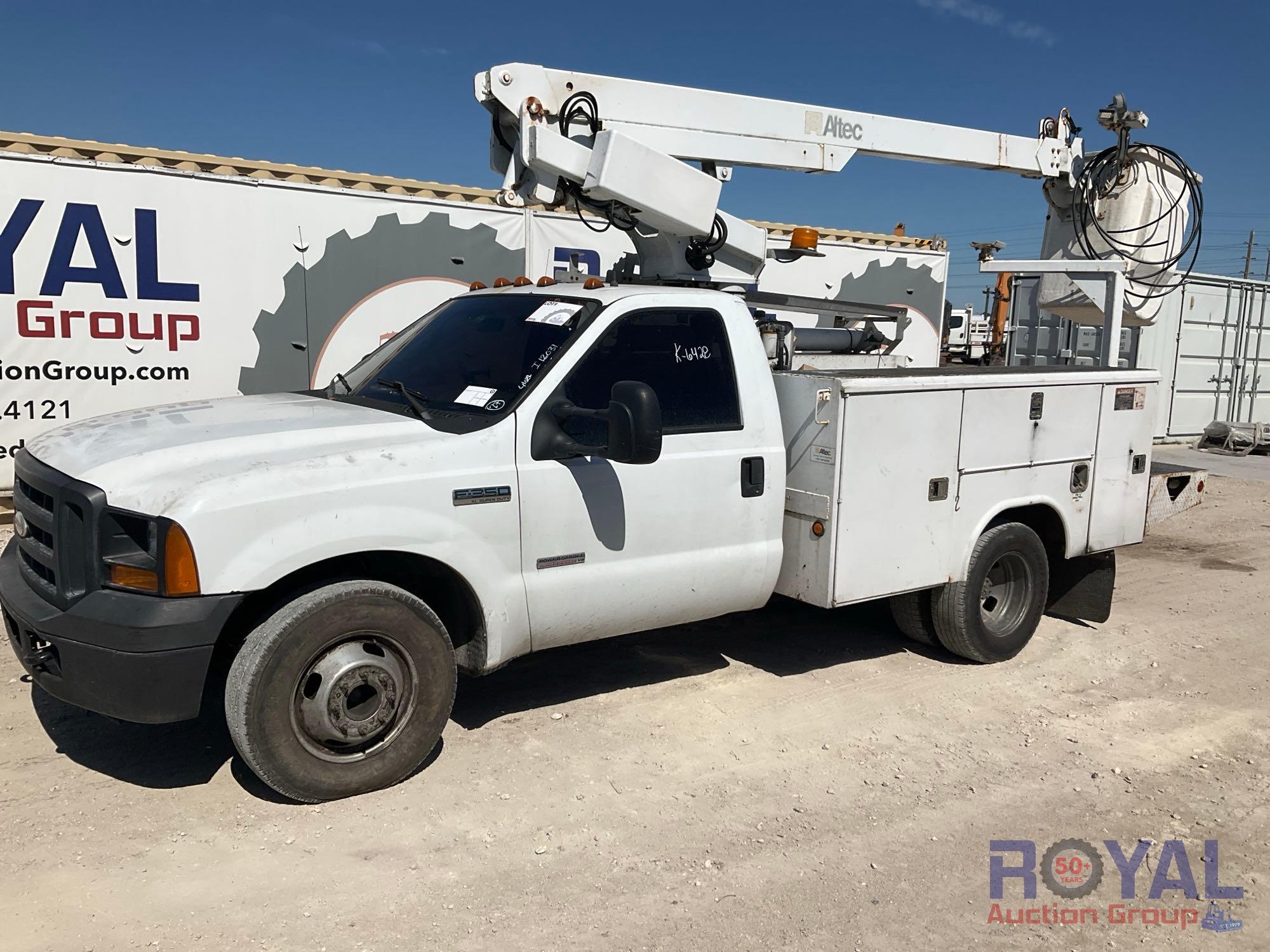 2006 Ford F350 Altec AT200A Bucket Truck