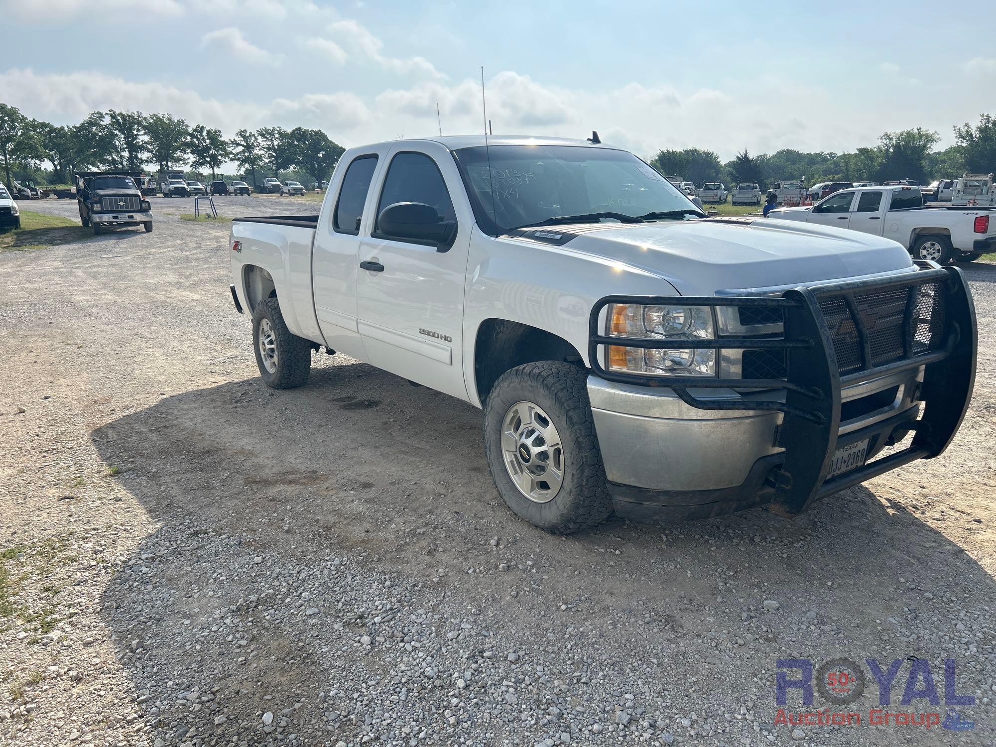 2013 Chevrolet Silverado 4x4 Extended Cab Pickup Truck