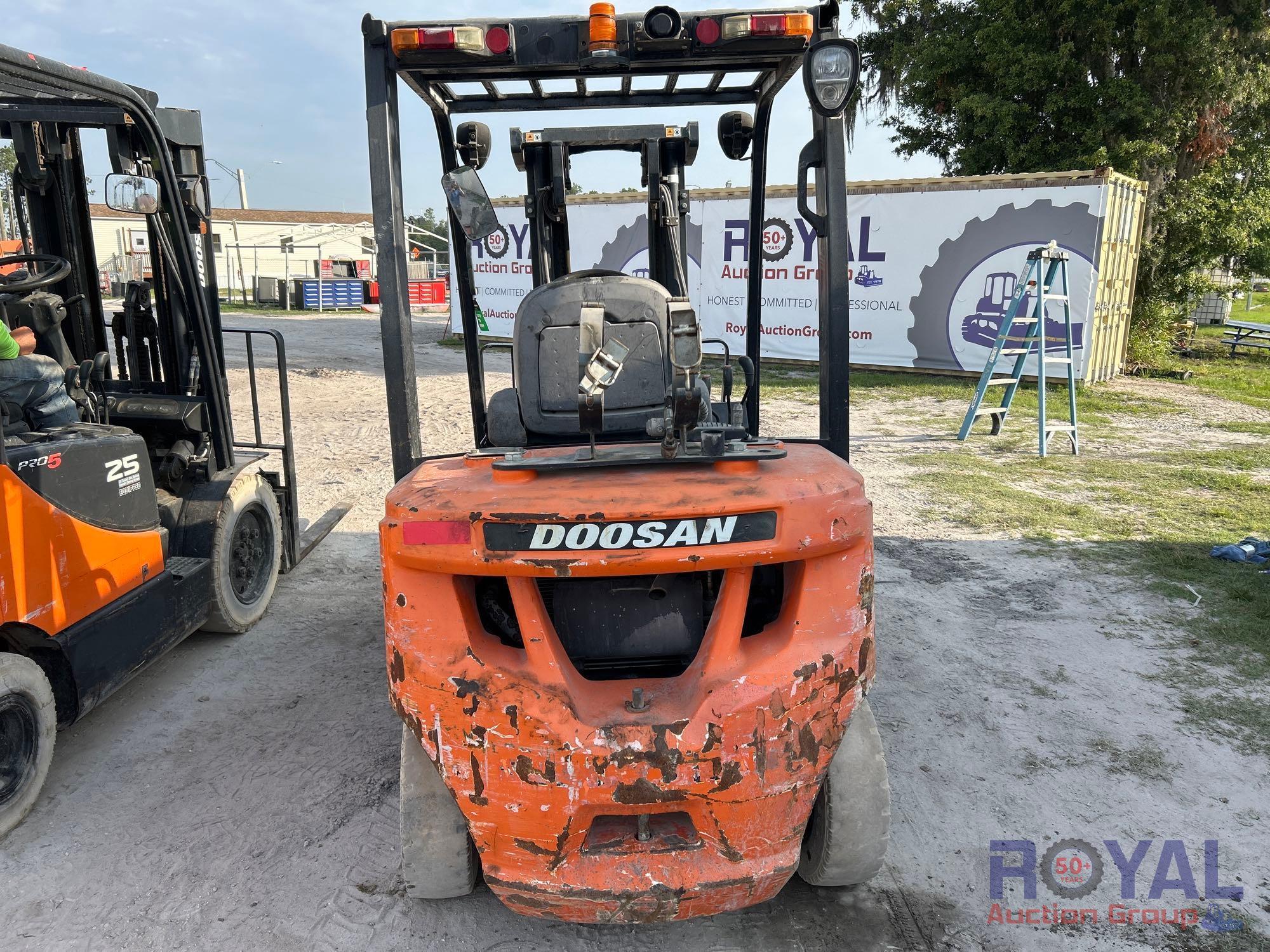 2018 Doosan 25P-7 LP Gas Pneumatic Fork Lift