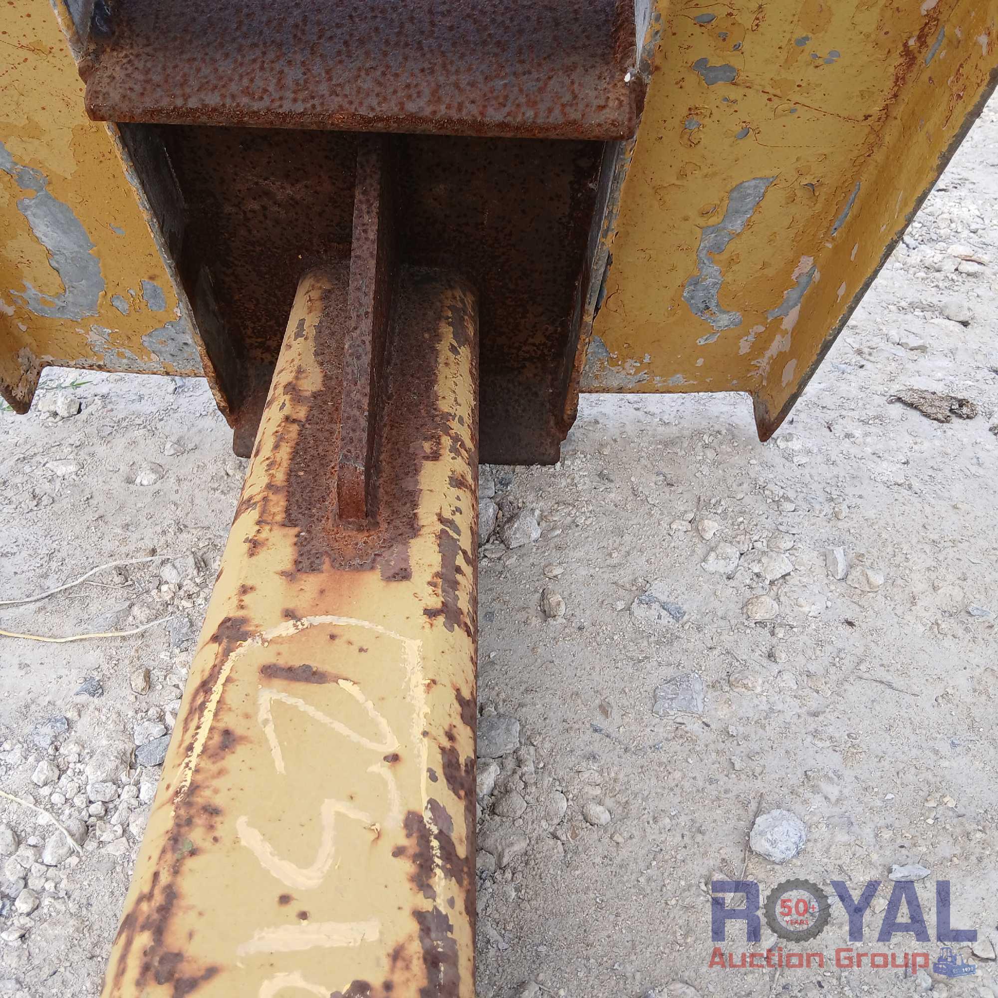 Caterpillar Hitch Attachment