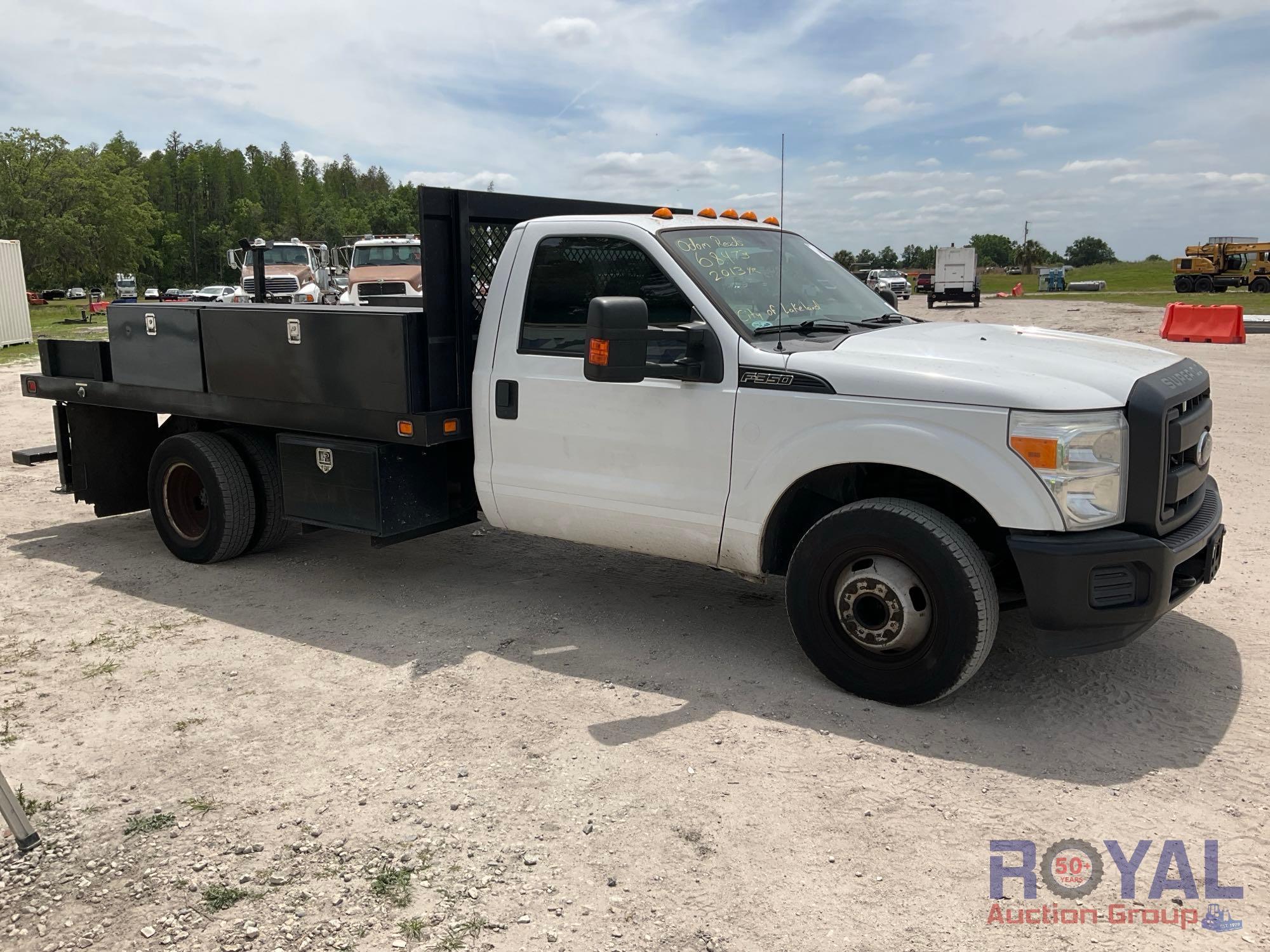 2013 Ford F350 Flatbed Truck