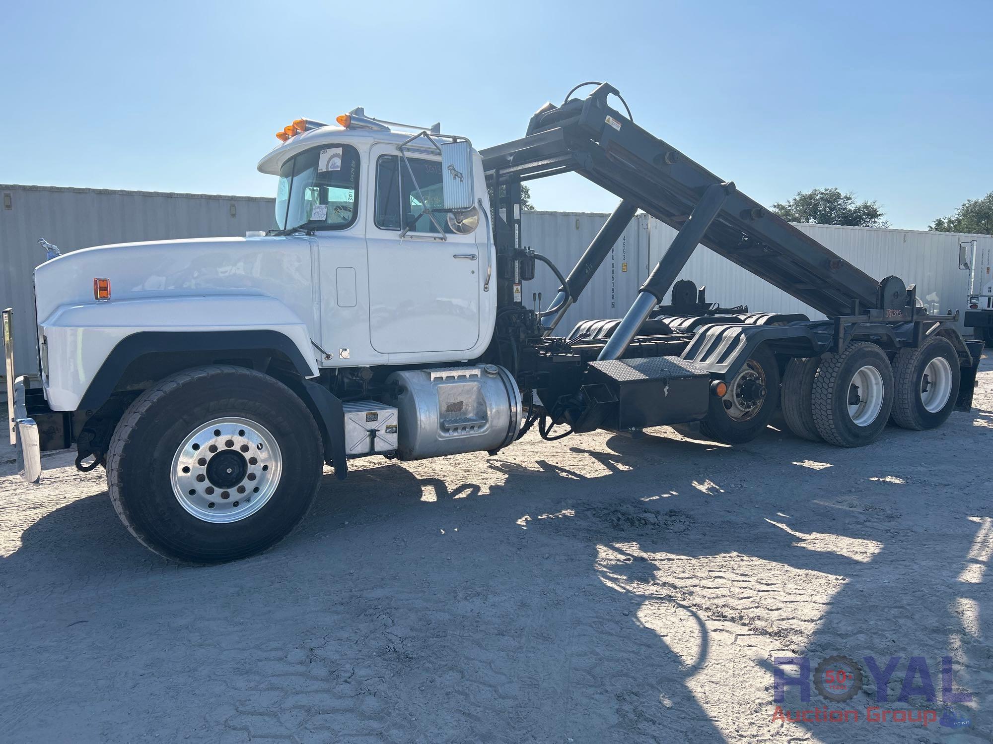 1999 Mack RD688S Tri-axle Rolloff Truck