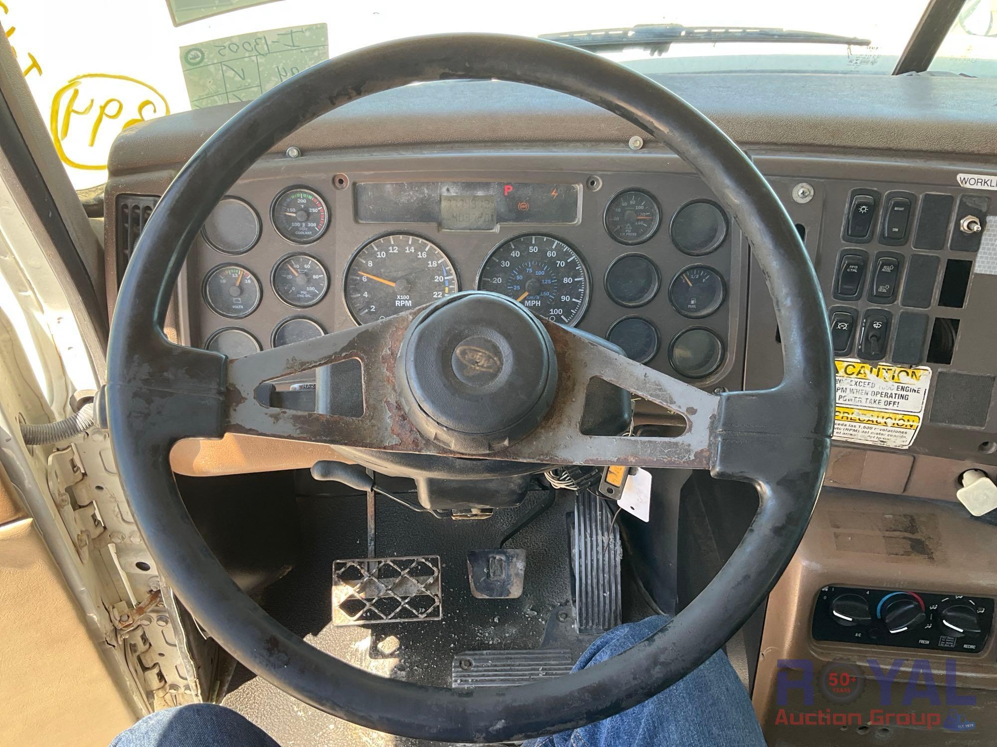 2005 Mack CV713 Galbreath UR-OR-174 Rolloff Truck