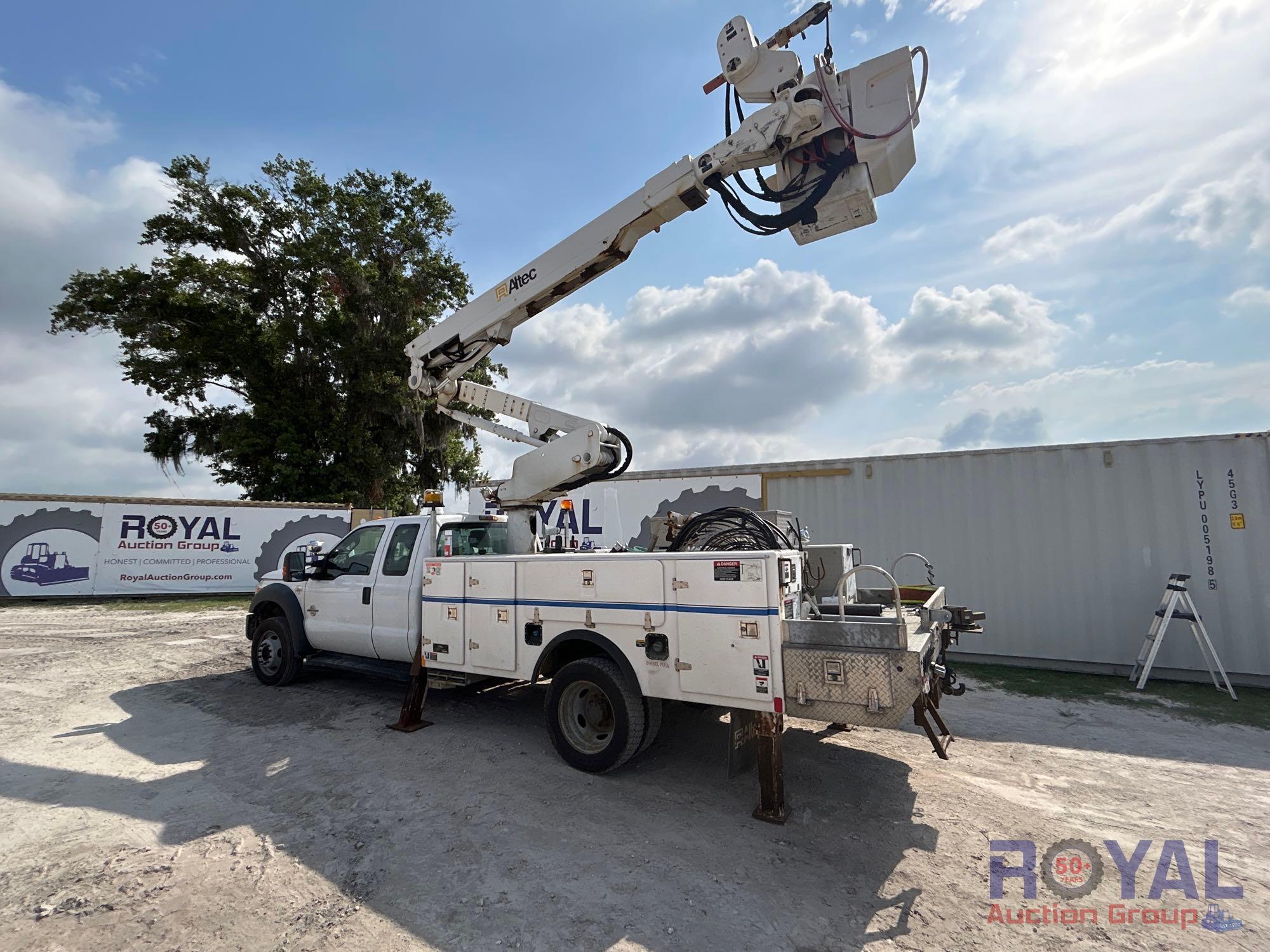 2011 Ford F550 Extended Cab 4x4 Altec AT40M Material Handler Bucket Truck