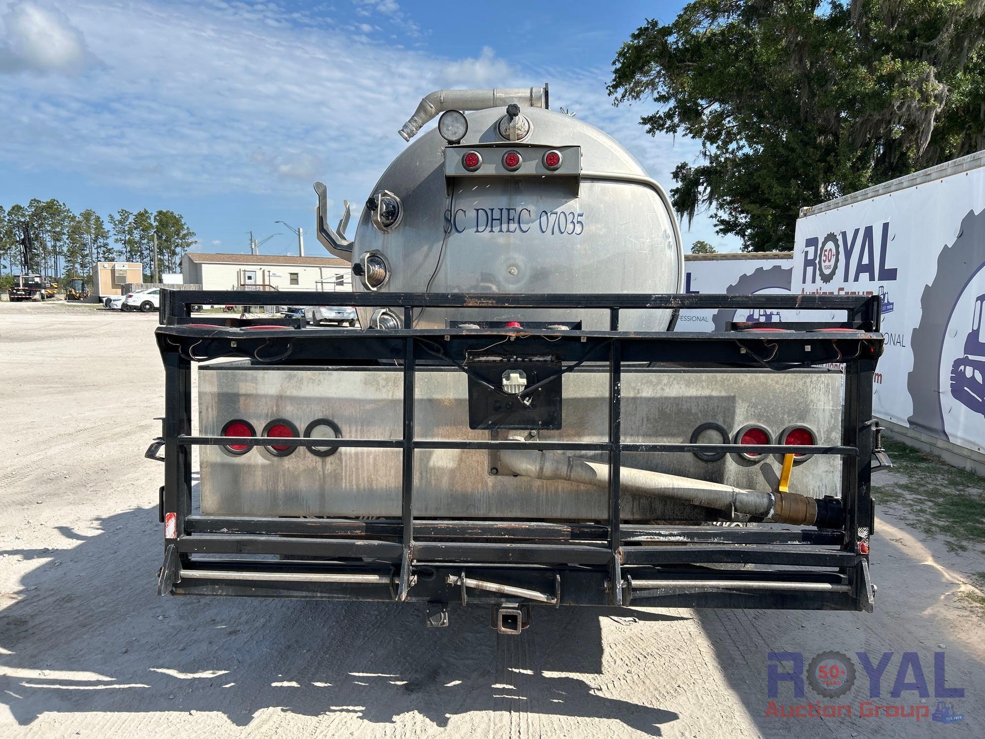 2011 Ford F-550 4x4 Pak Rite Septic Truck