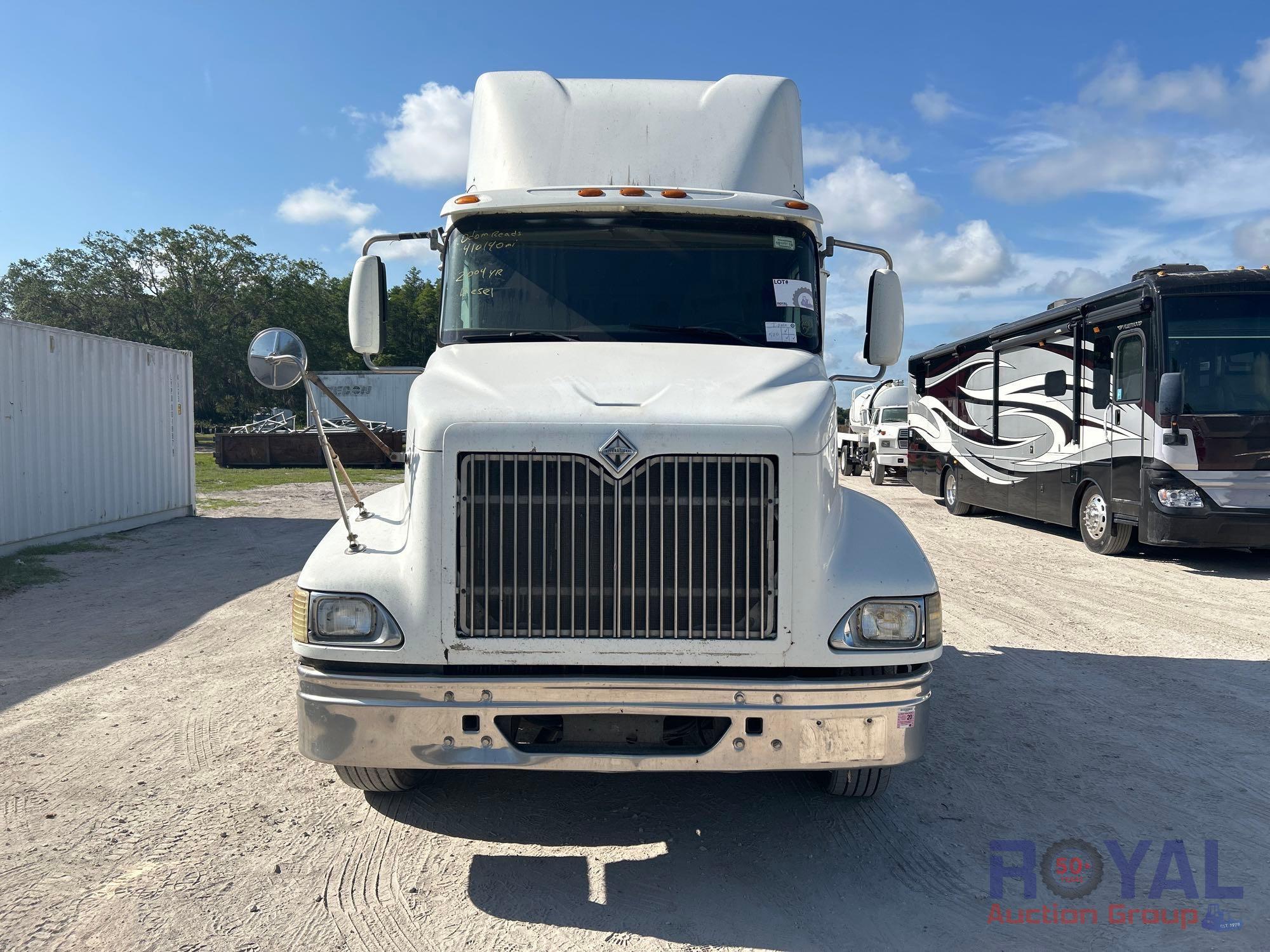 2005 International 9200i T/A Sleeper Truck Tractor