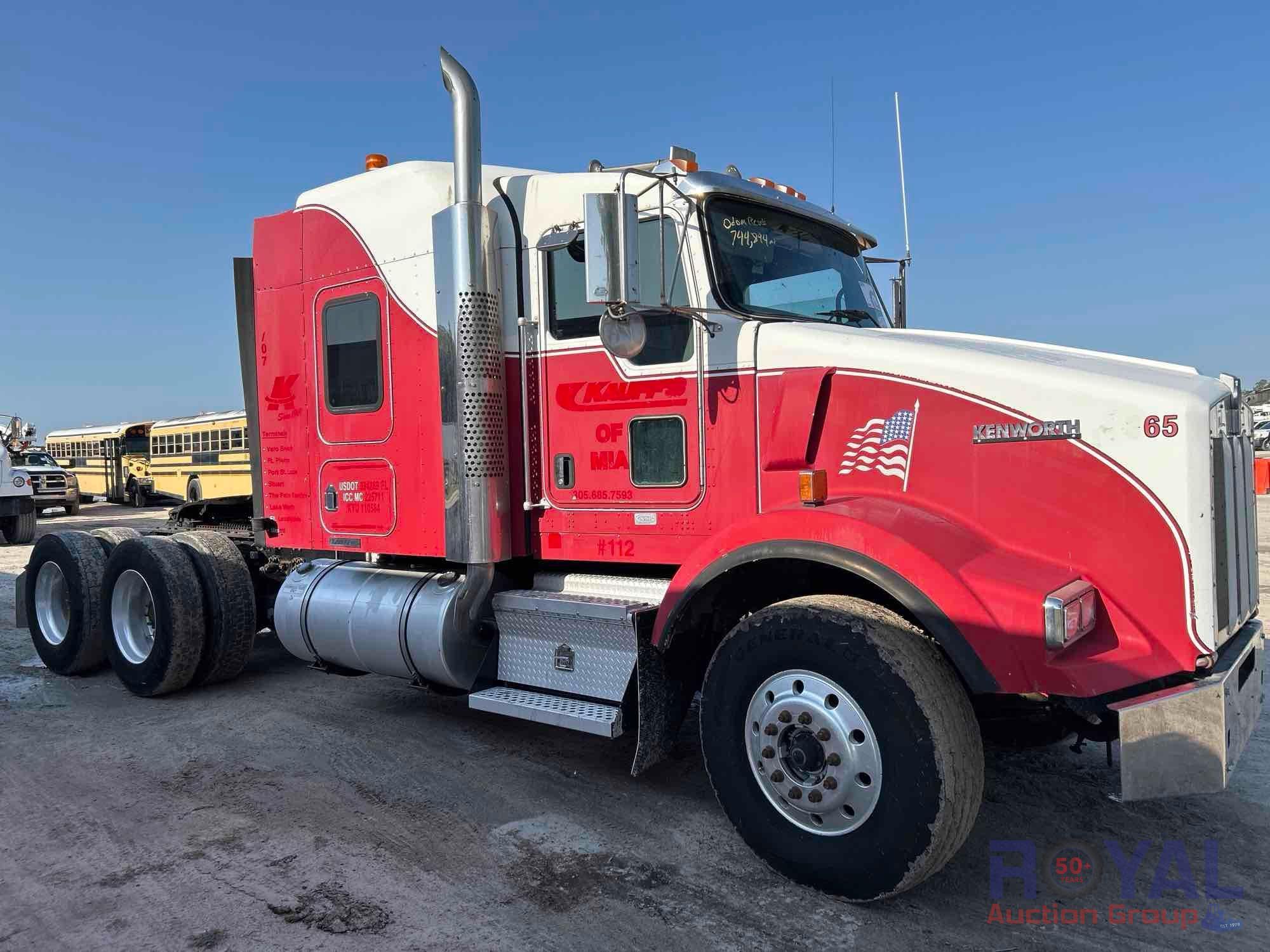 2007 Kenworth T800 T/A Sleeper Truck Tractor