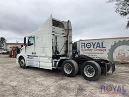 2010 Volvo VNL T/A Sleeper Truck Tractor