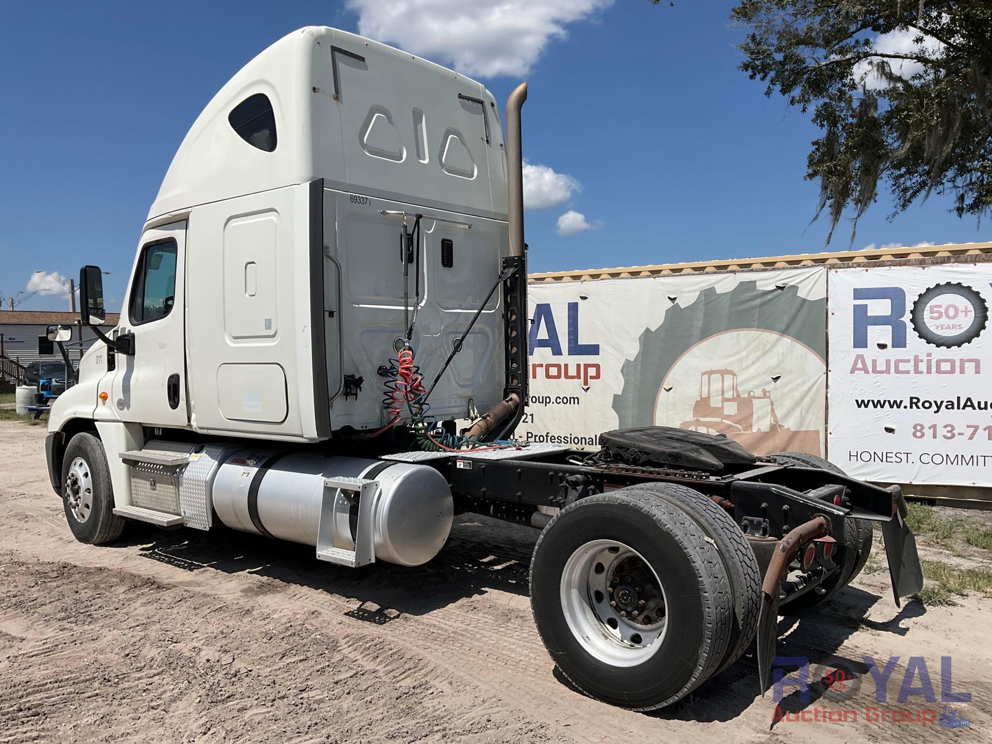 2014 Freightliner Cascadia 125 S/A Sleeper Truck Tractor