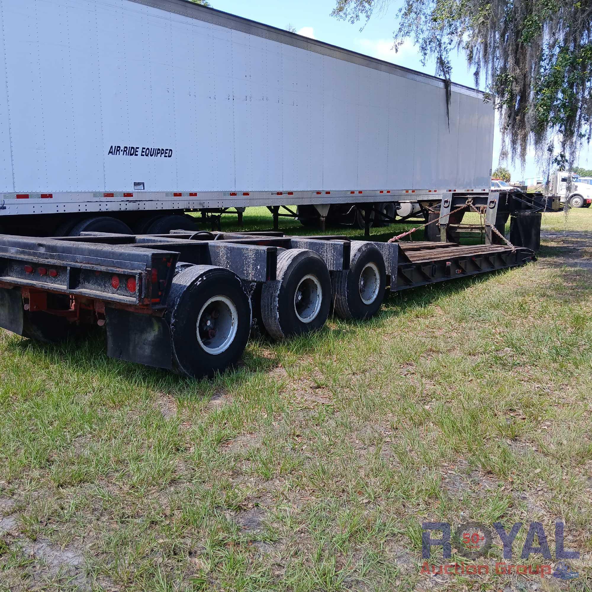 1982 Font Tri-Axle Low Boy Trailer 17 Ft well