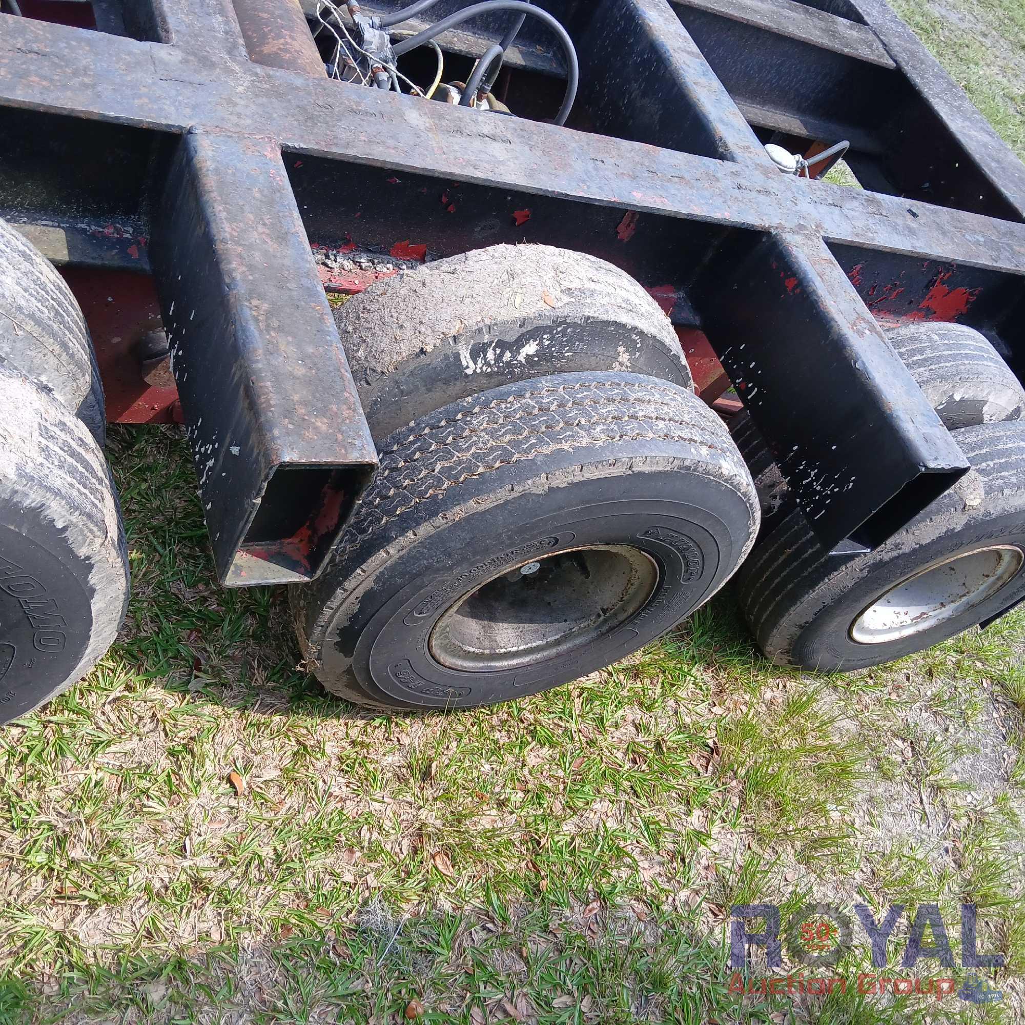 1982 Font Tri-Axle Low Boy Trailer 17 Ft well