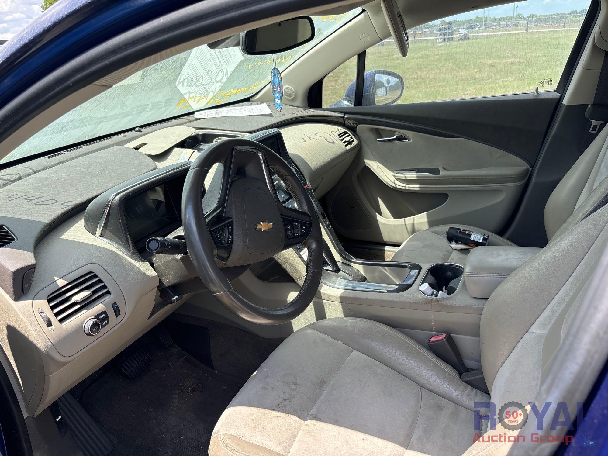 2013 Chevrolet Volt Hybrid Sedan