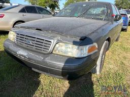 2004 Ford Crown Victoria Sedan