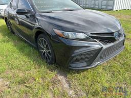 2022 Toyota Camry Hybrid Sedan