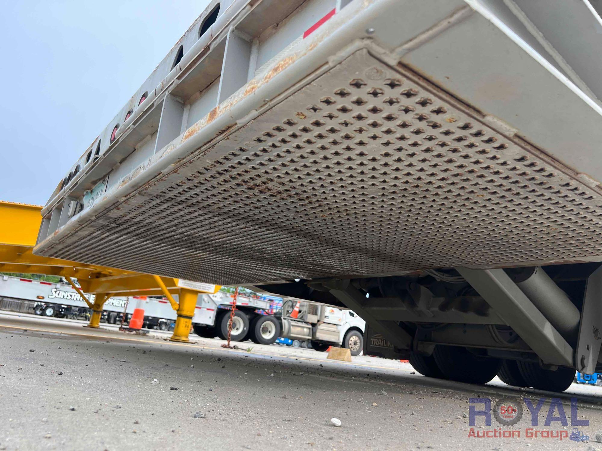 2013 Trail King TK80HT T/A Hydraulic Dovetail Trailer