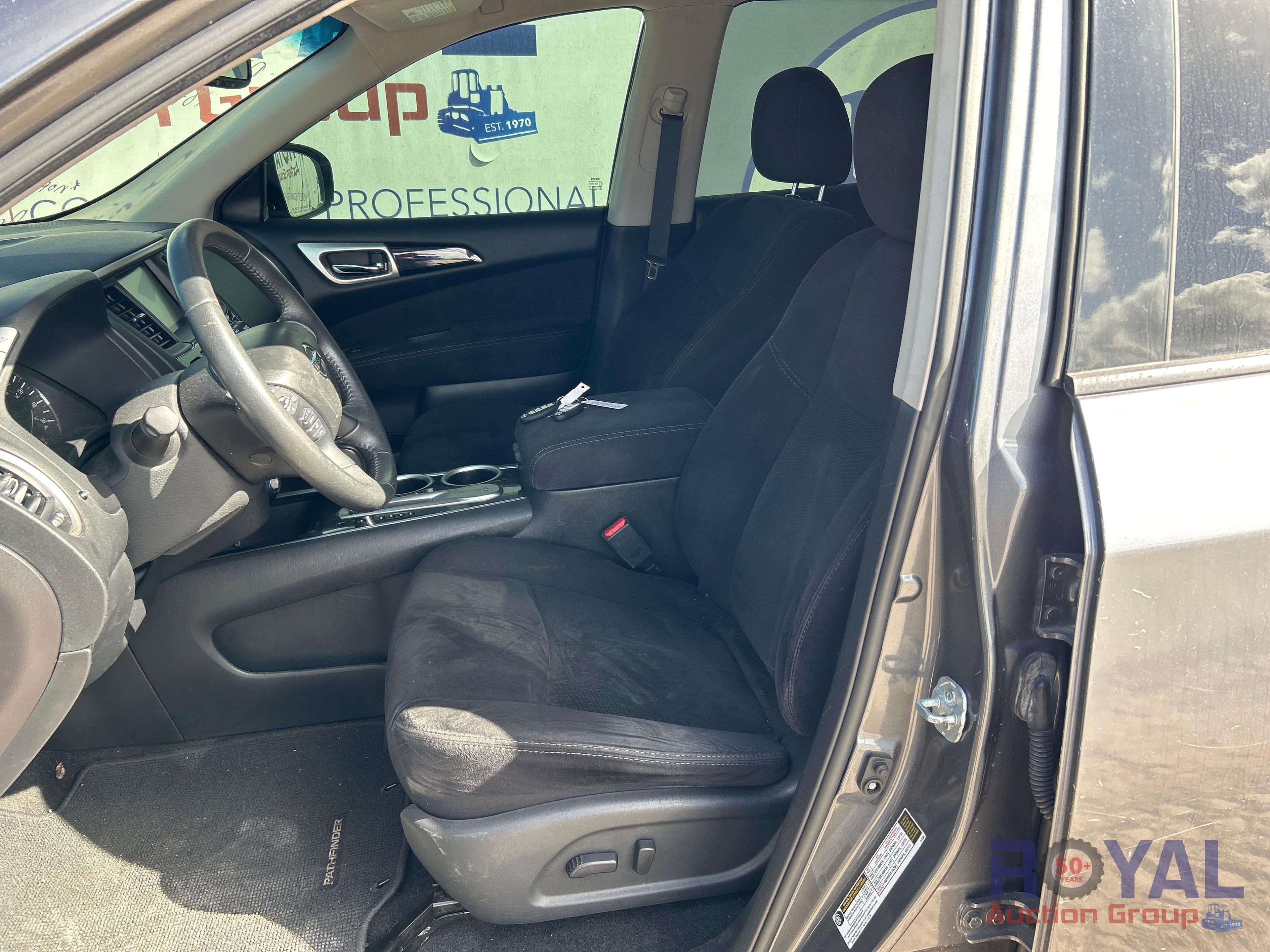 2016 Nissan Pathfinder SV SUV